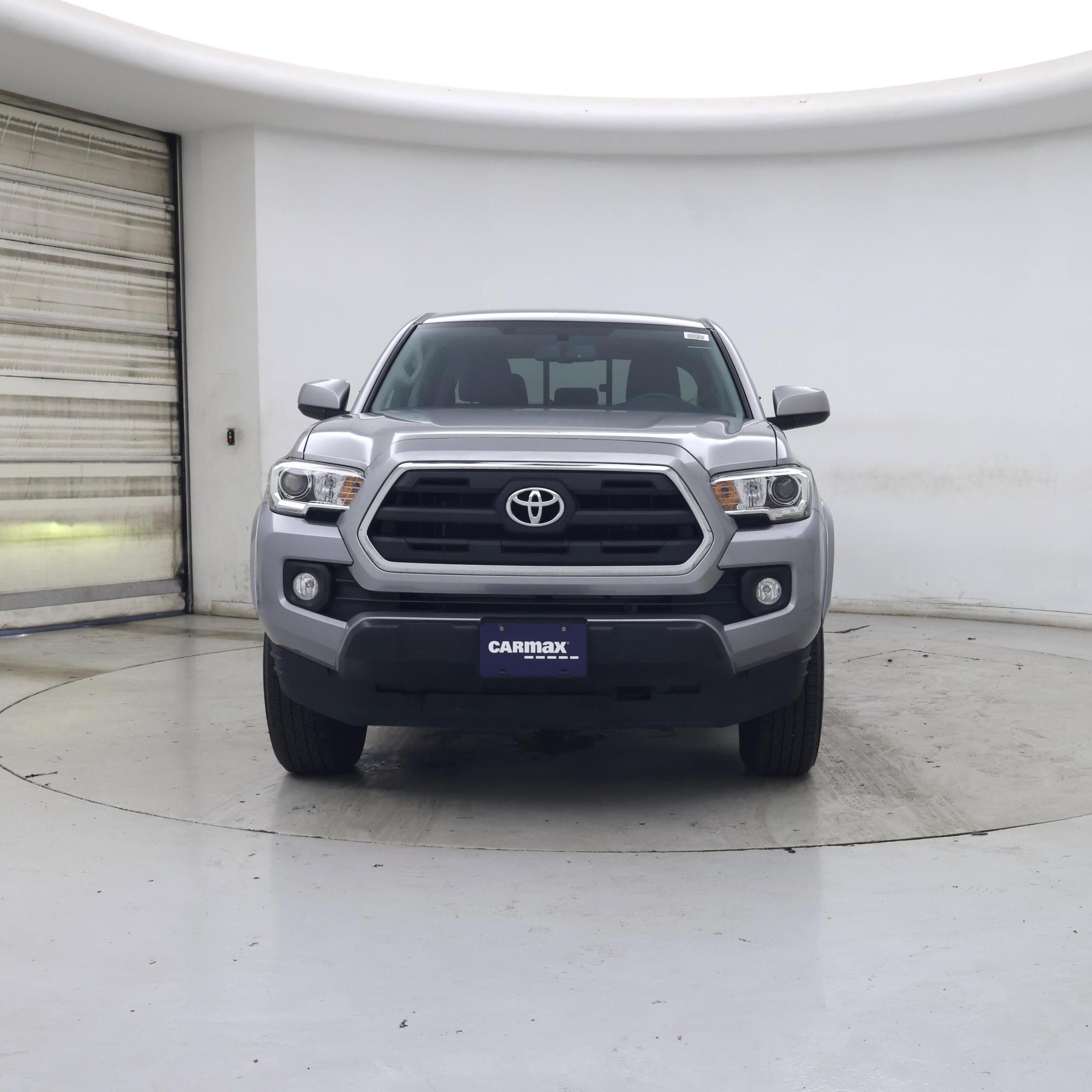 Thumbnail: 2017 Toyota Tacoma - 5