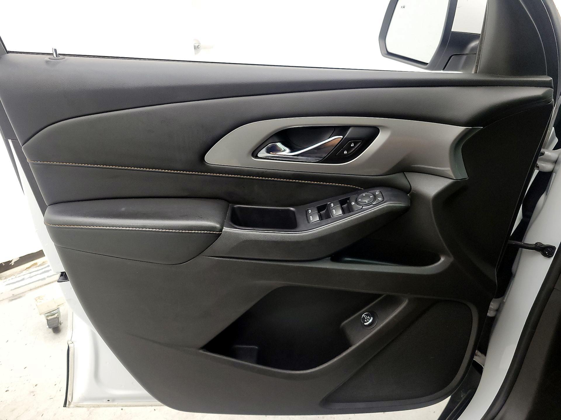 Thumbnail: 2021 Chevrolet Traverse - 12
