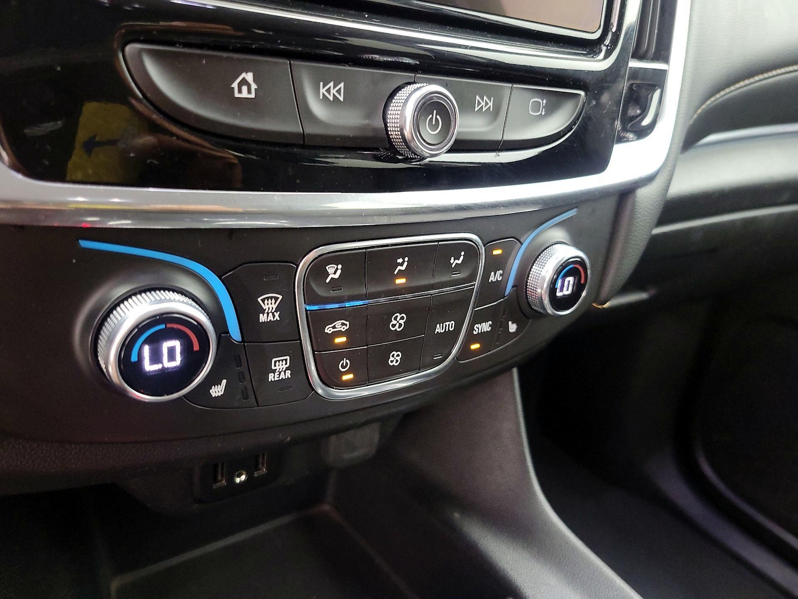 2021 Chevrolet Traverse 1LT - Photo 17
