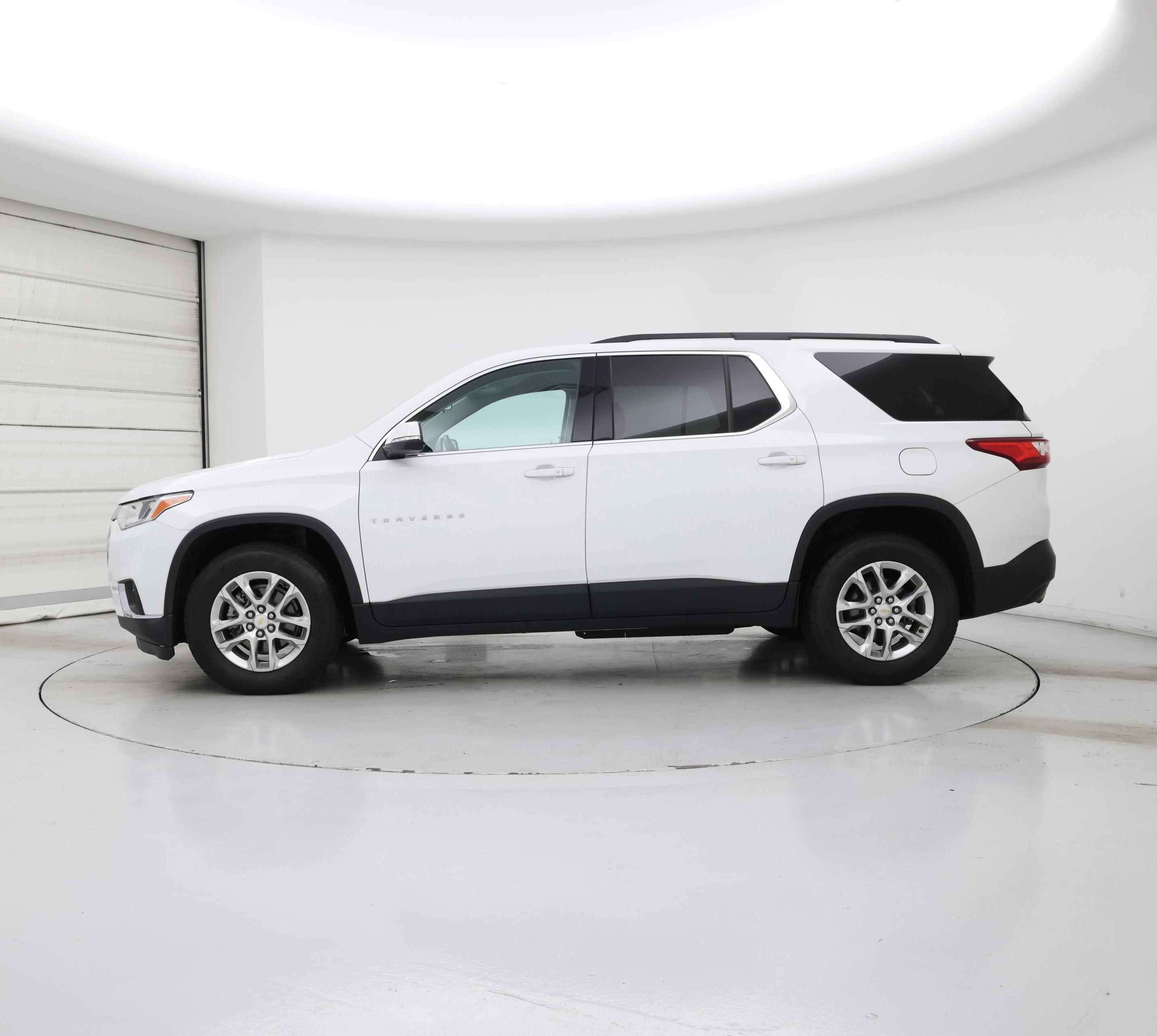 Thumbnail: 2021 Chevrolet Traverse - 3