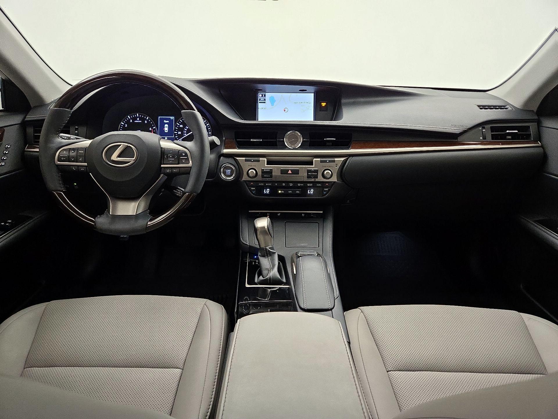 Thumbnail: 2018 Lexus ES - 9