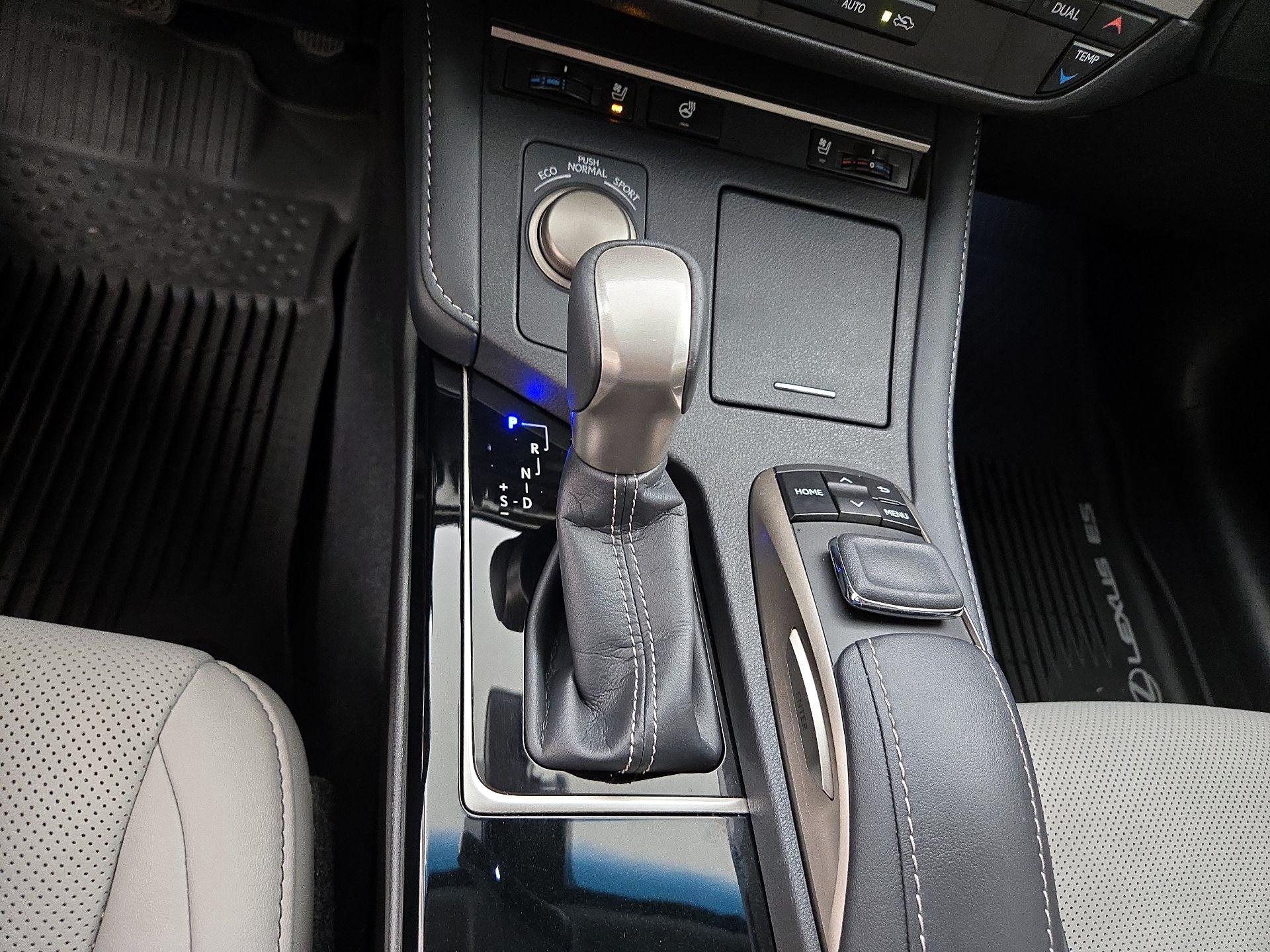 Thumbnail: 2018 Lexus ES - 18