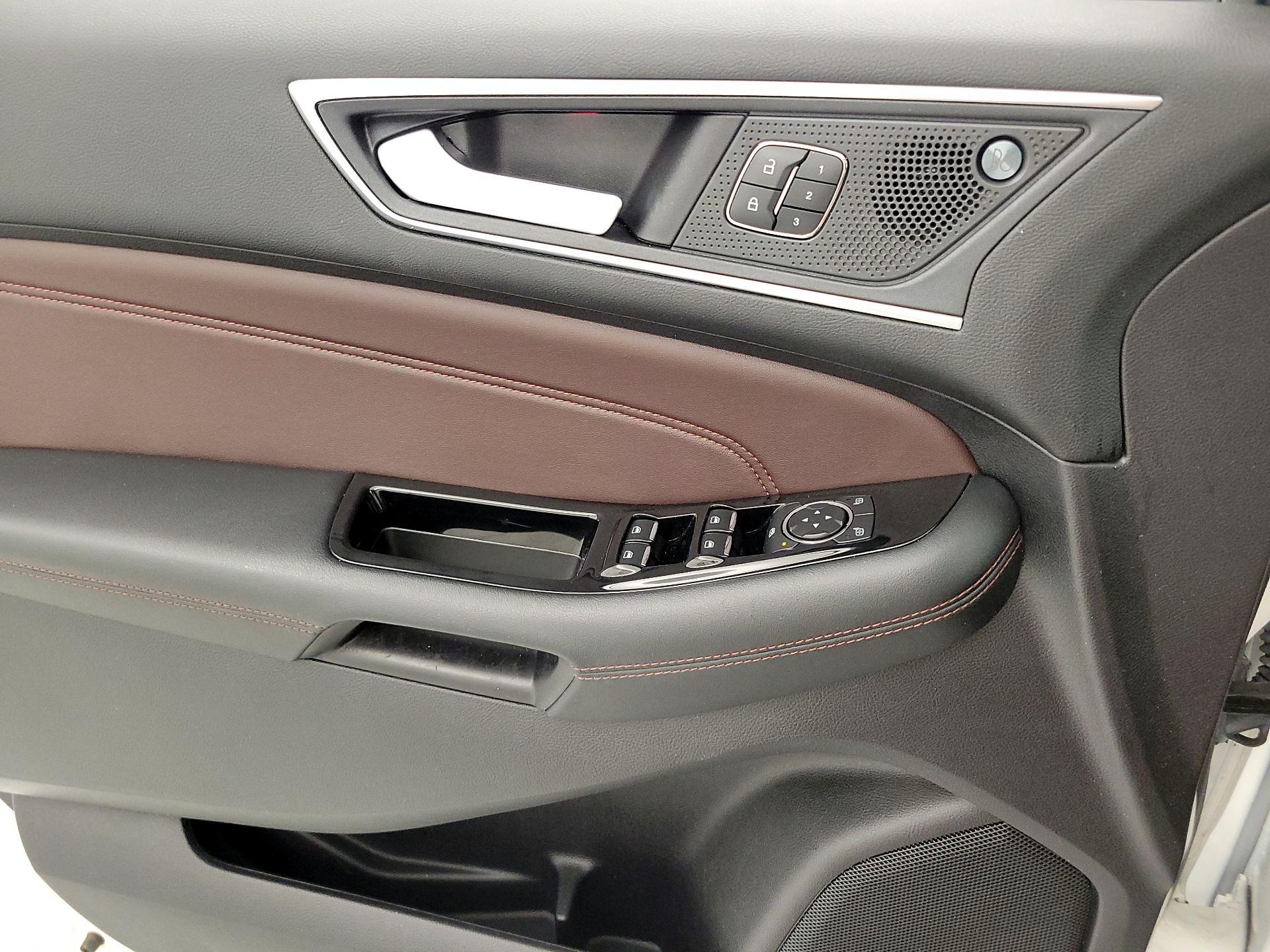 Thumbnail: 2020 Ford Edge - 12