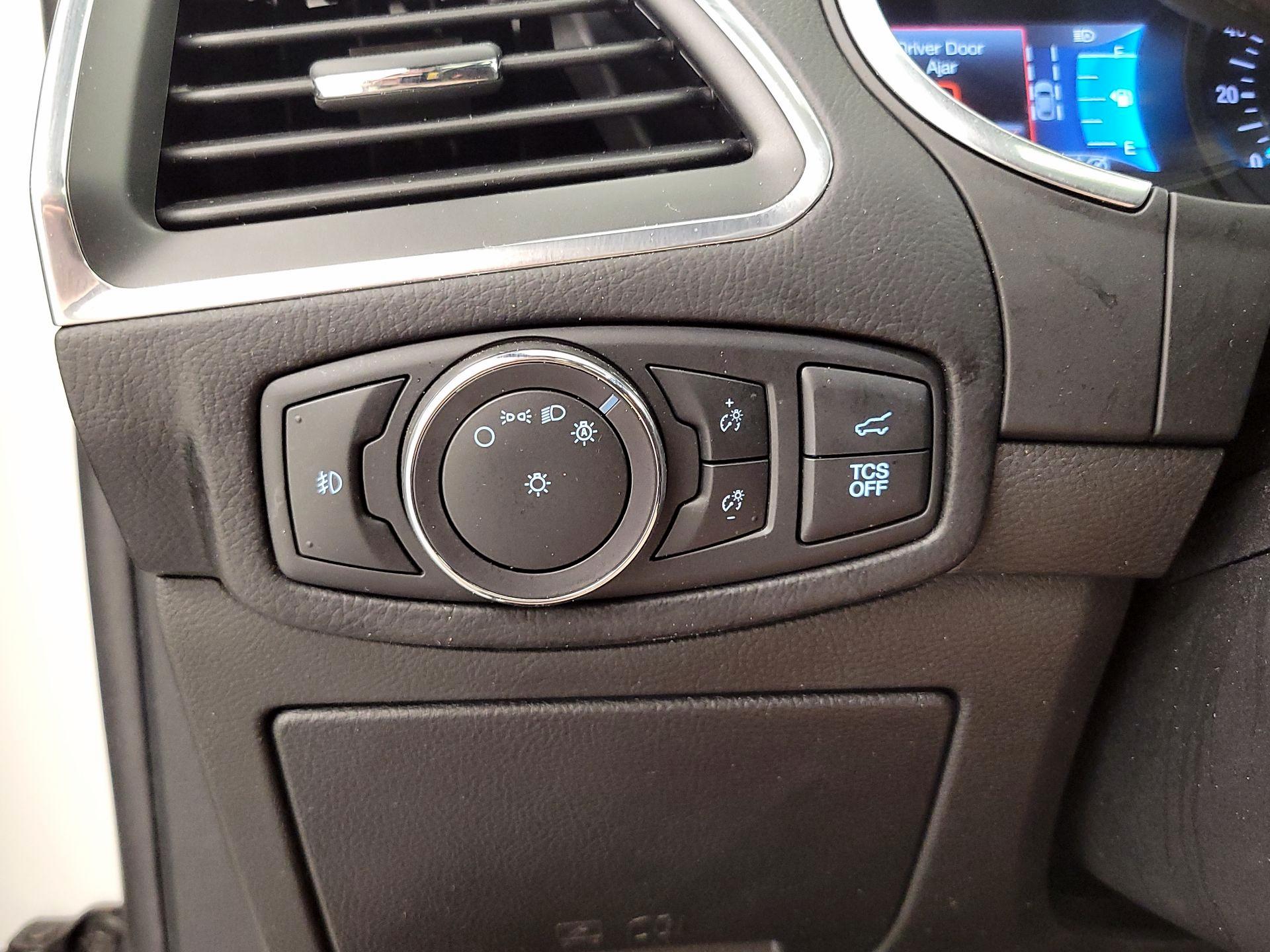 Thumbnail: 2020 Ford Edge - 13