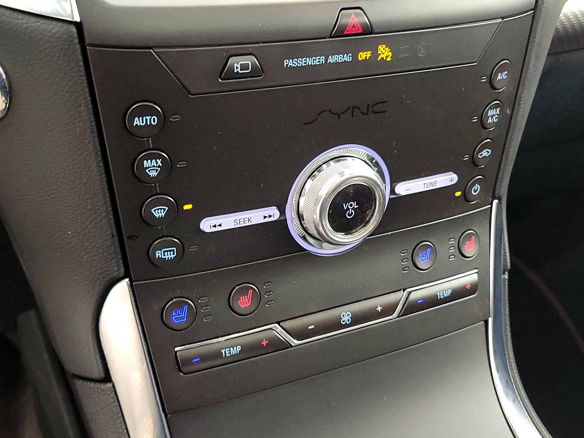 Thumbnail: 2020 Ford Edge - 17