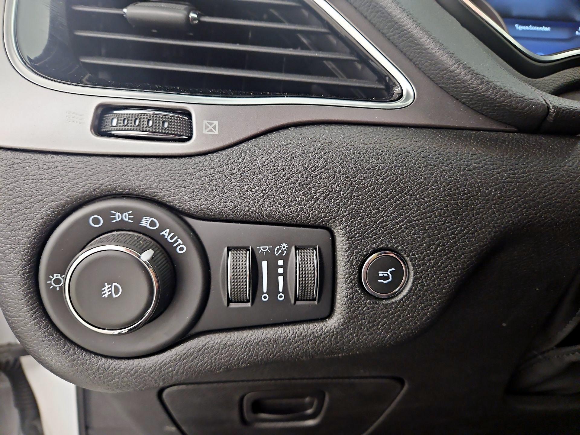 Thumbnail: 2021 Jeep Cherokee - 13