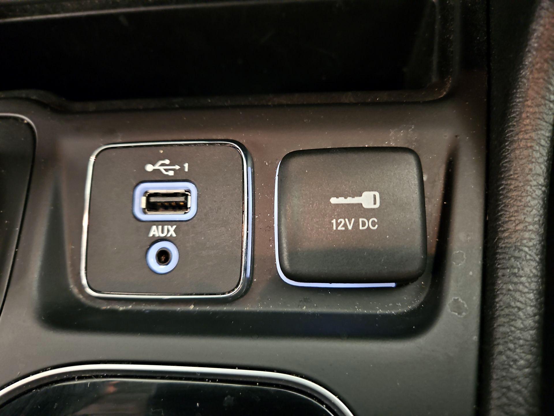 Thumbnail: 2021 Jeep Cherokee - 18