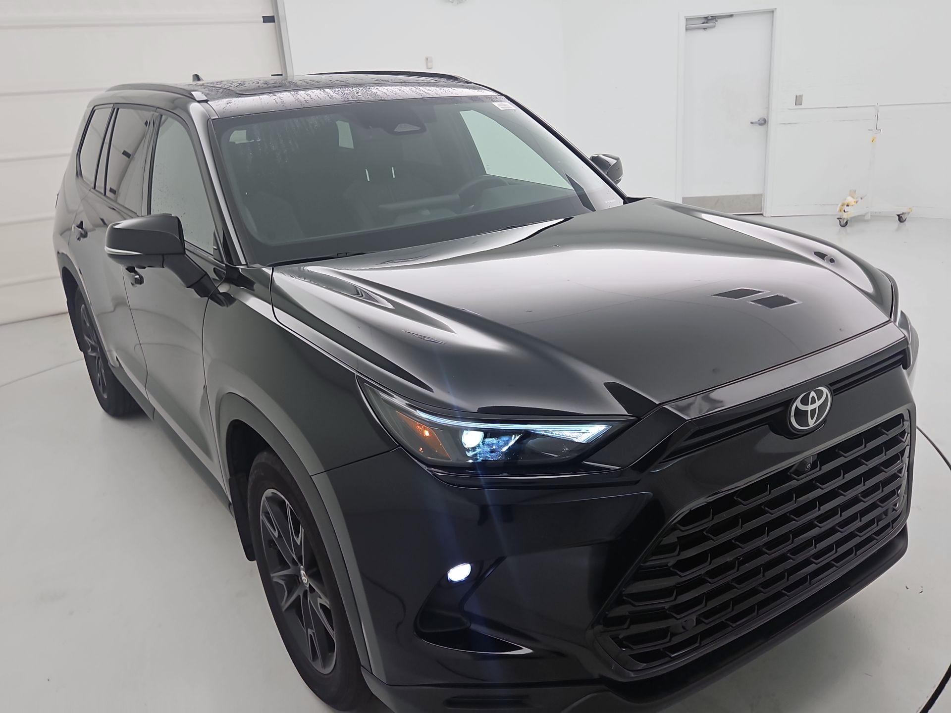 Thumbnail: 2025 Toyota Highlander - 1