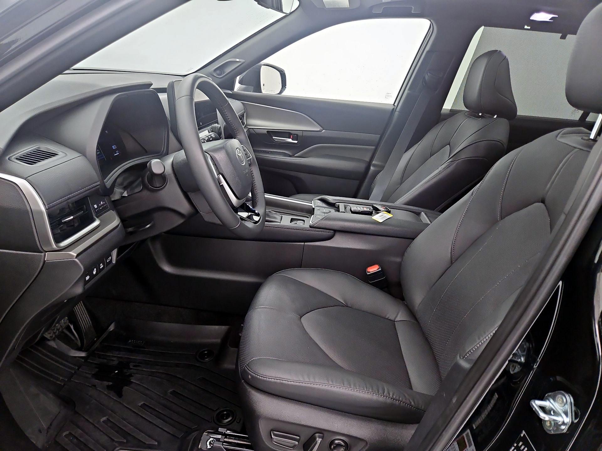 Thumbnail: 2025 Toyota Highlander - 9