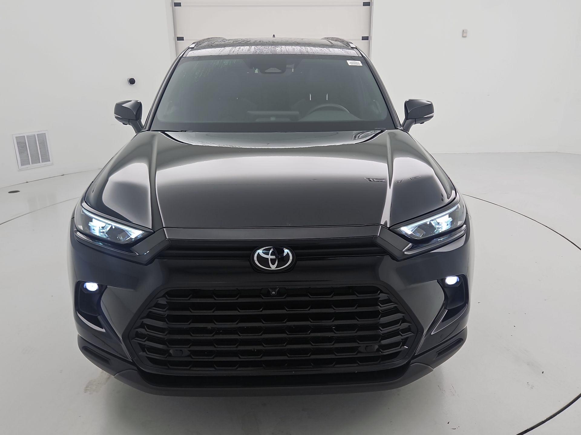Thumbnail: 2025 Toyota Highlander - 2