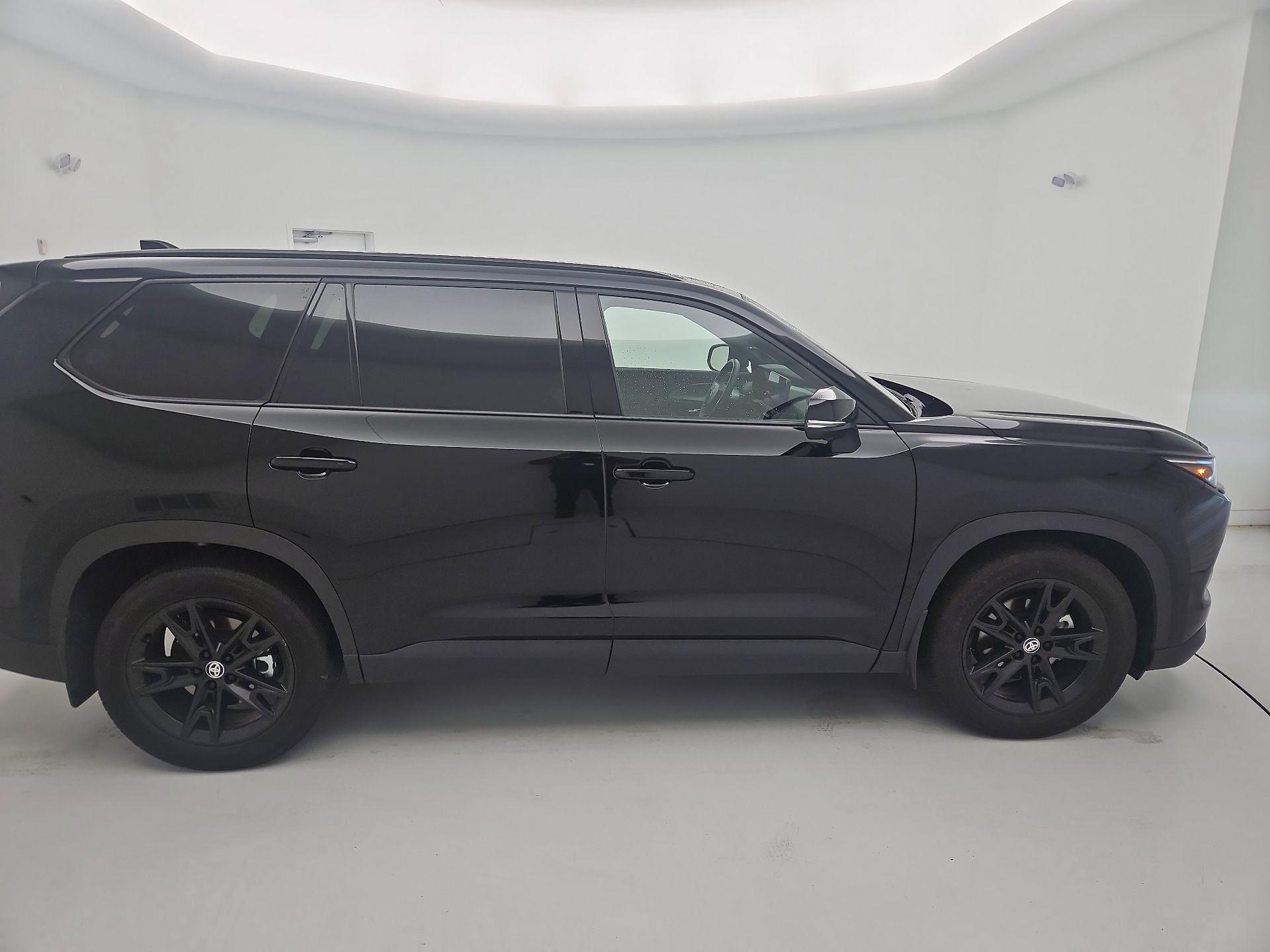 Thumbnail: 2025 Toyota Highlander - 4