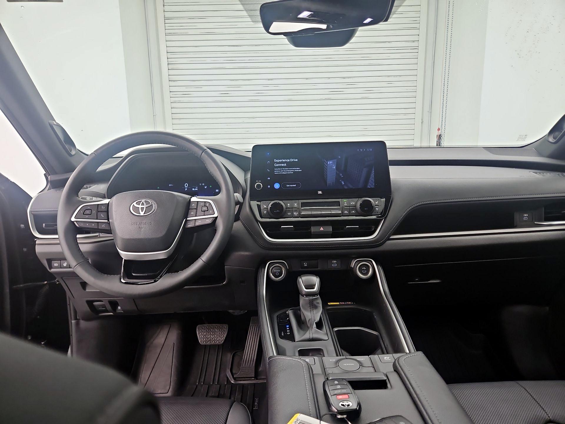 Thumbnail: 2025 Toyota Highlander - 8