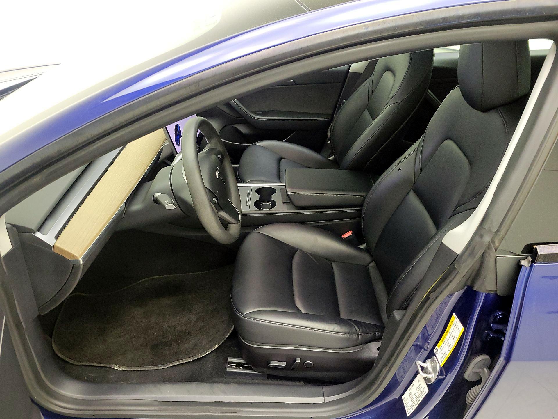 Thumbnail: 2021 Tesla Model 3 - 11