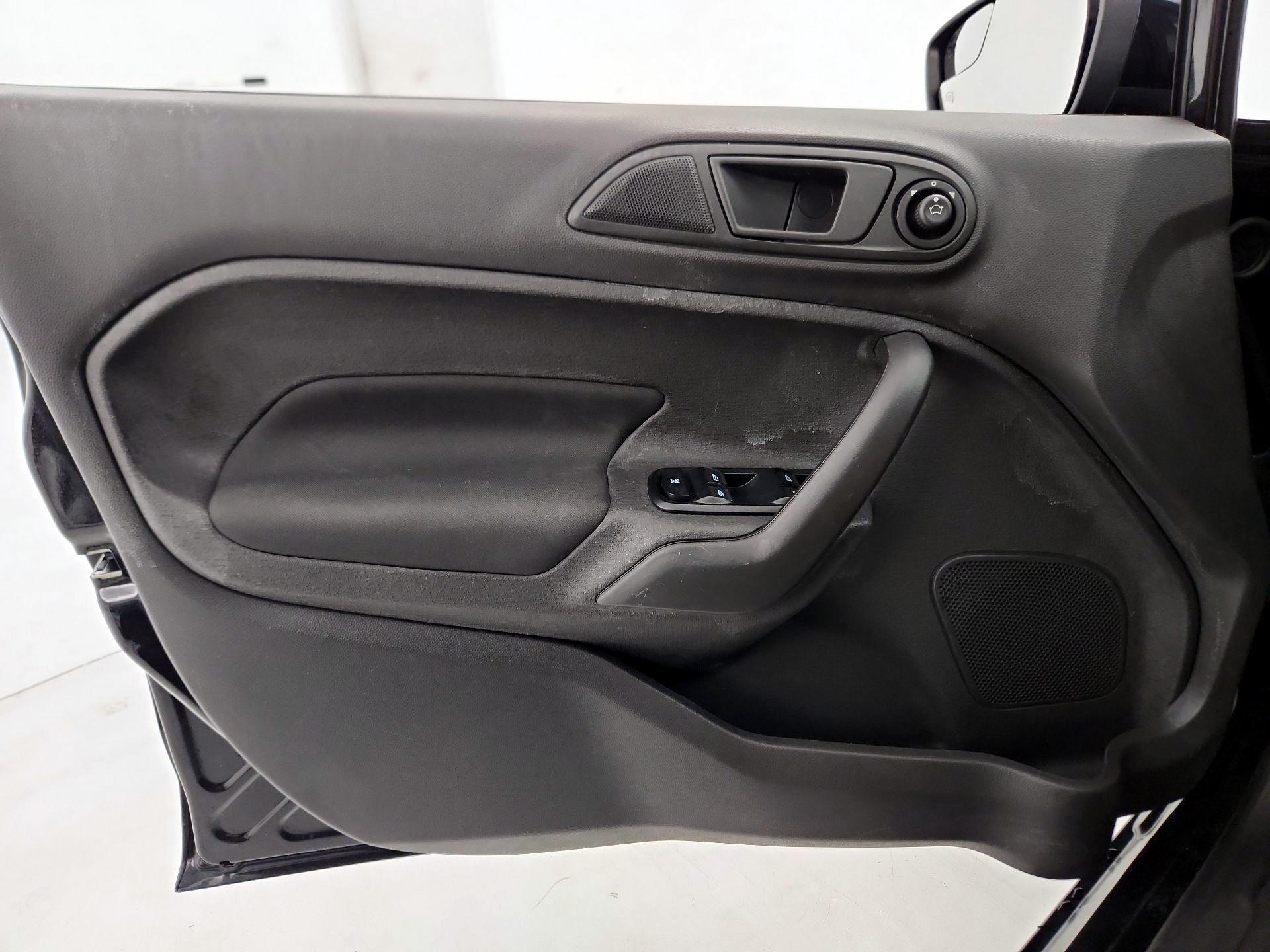 Thumbnail: 2019 Ford Fiesta - 12