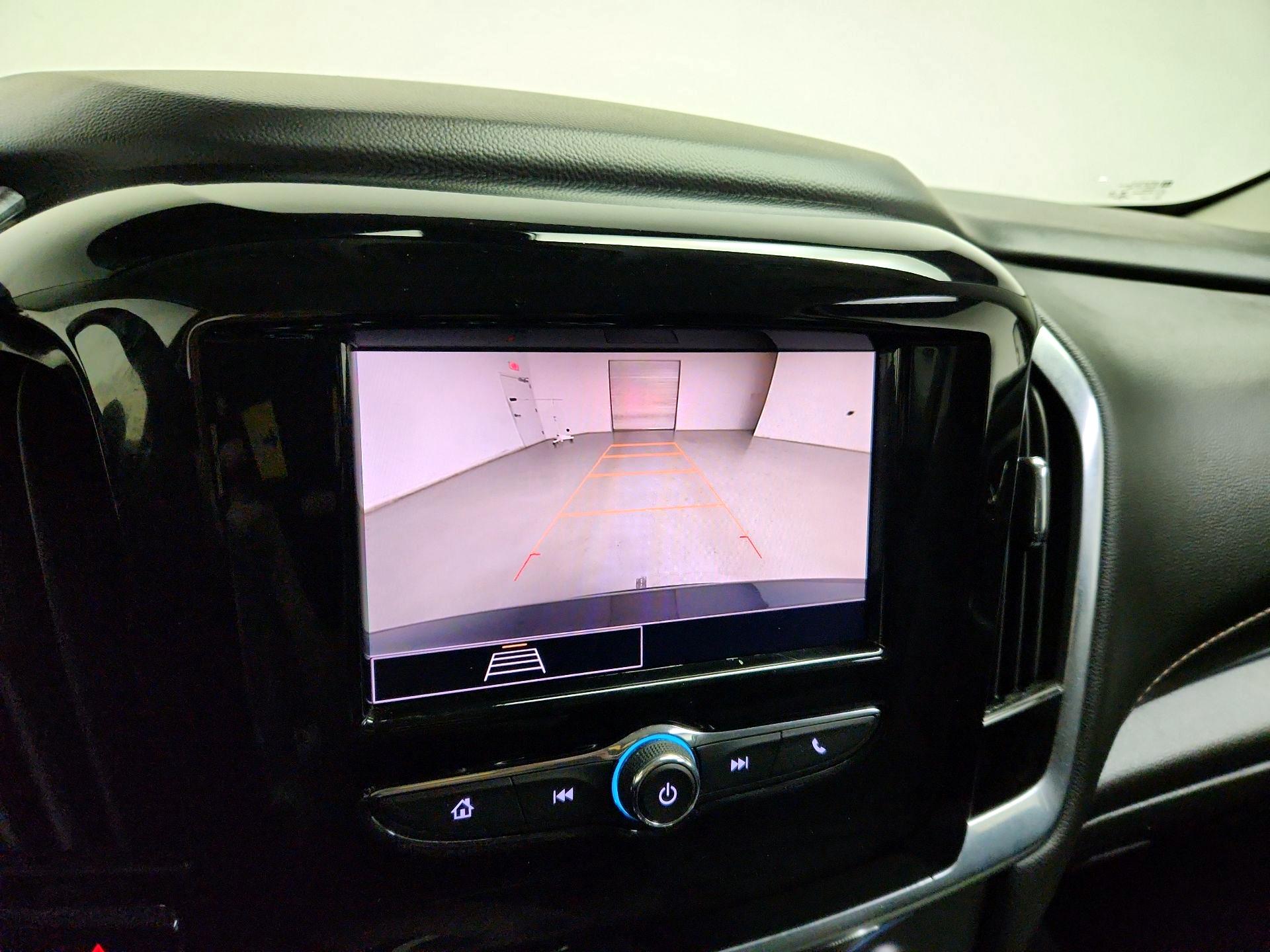 Thumbnail: 2021 Chevrolet Traverse - 14