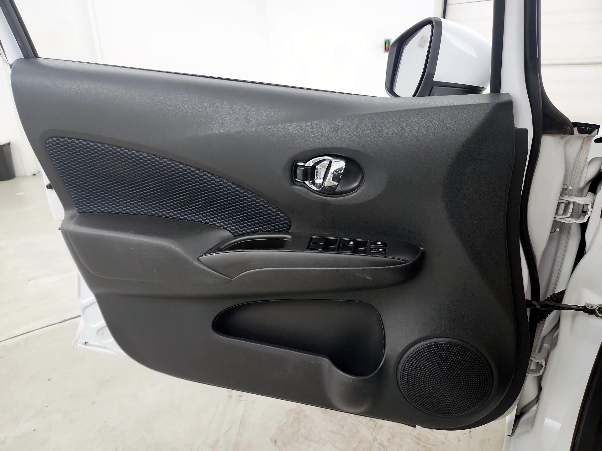 Thumbnail: 2017 Nissan Versa Note - 12