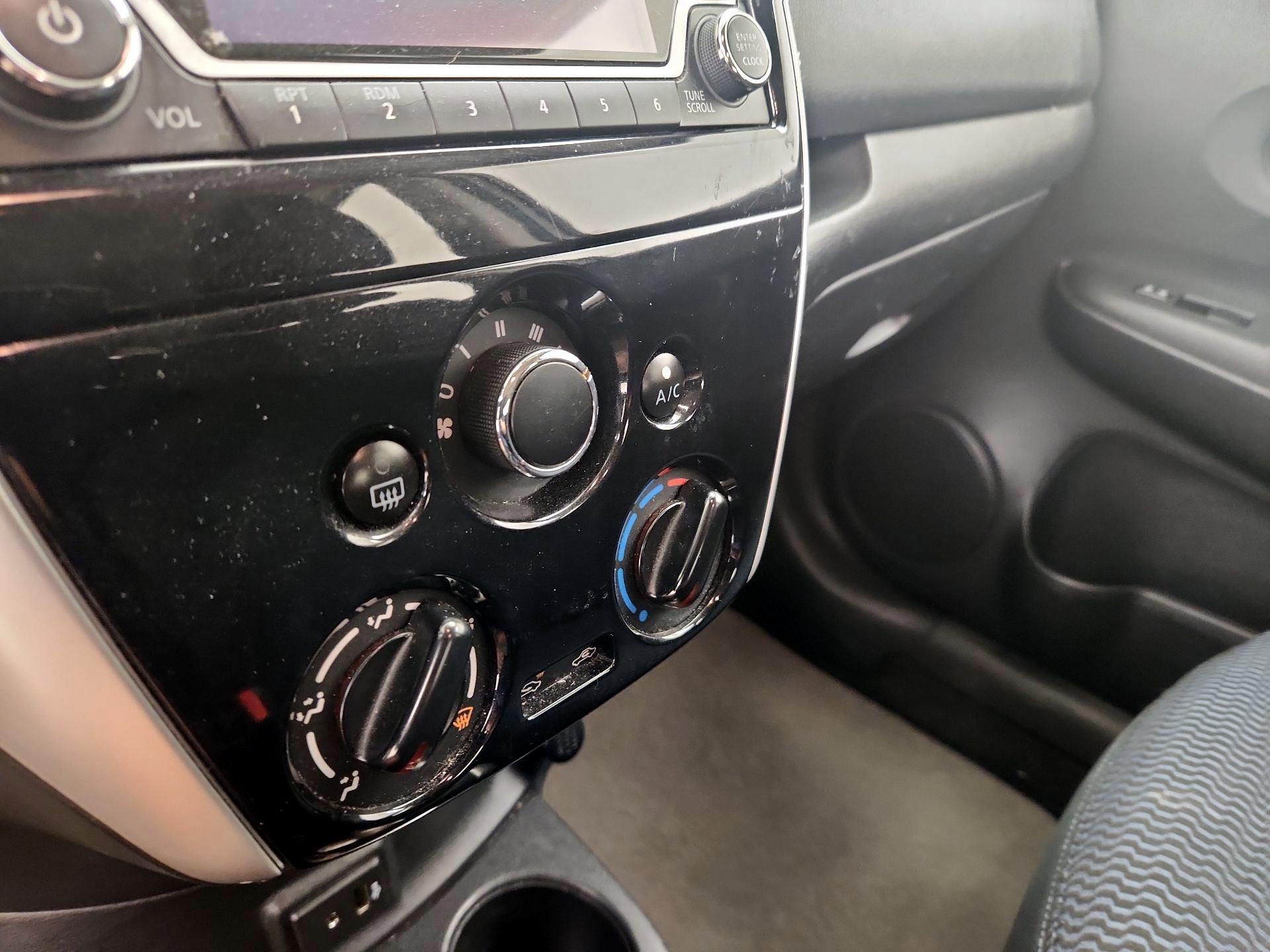 Thumbnail: 2017 Nissan Versa Note - 16