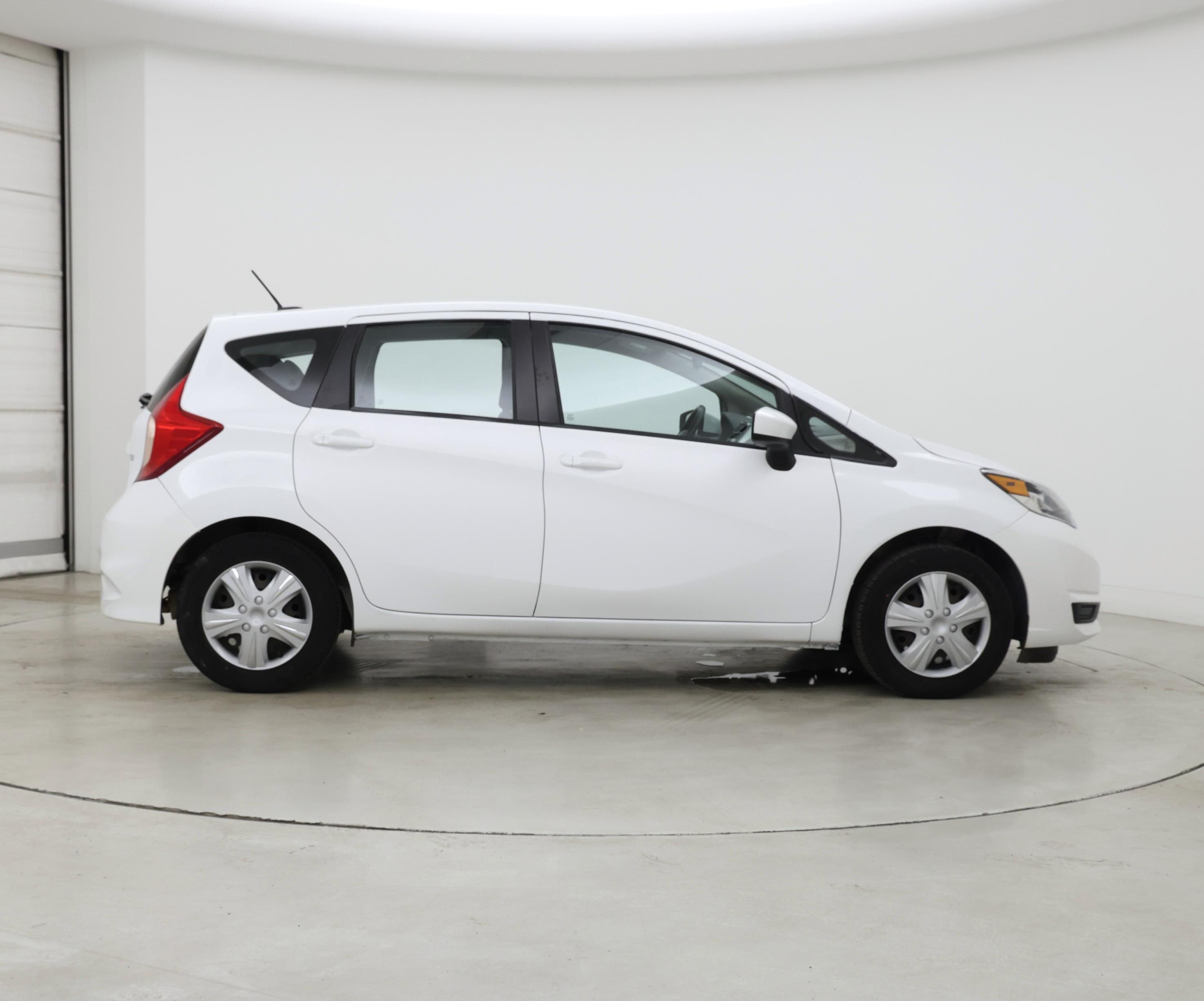 Thumbnail: 2017 Nissan Versa Note - 7