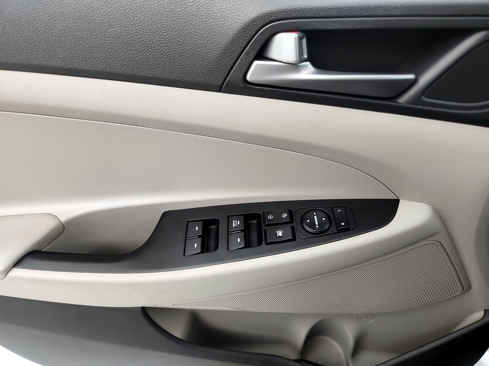 Thumbnail: 2017 Hyundai Tucson - 12