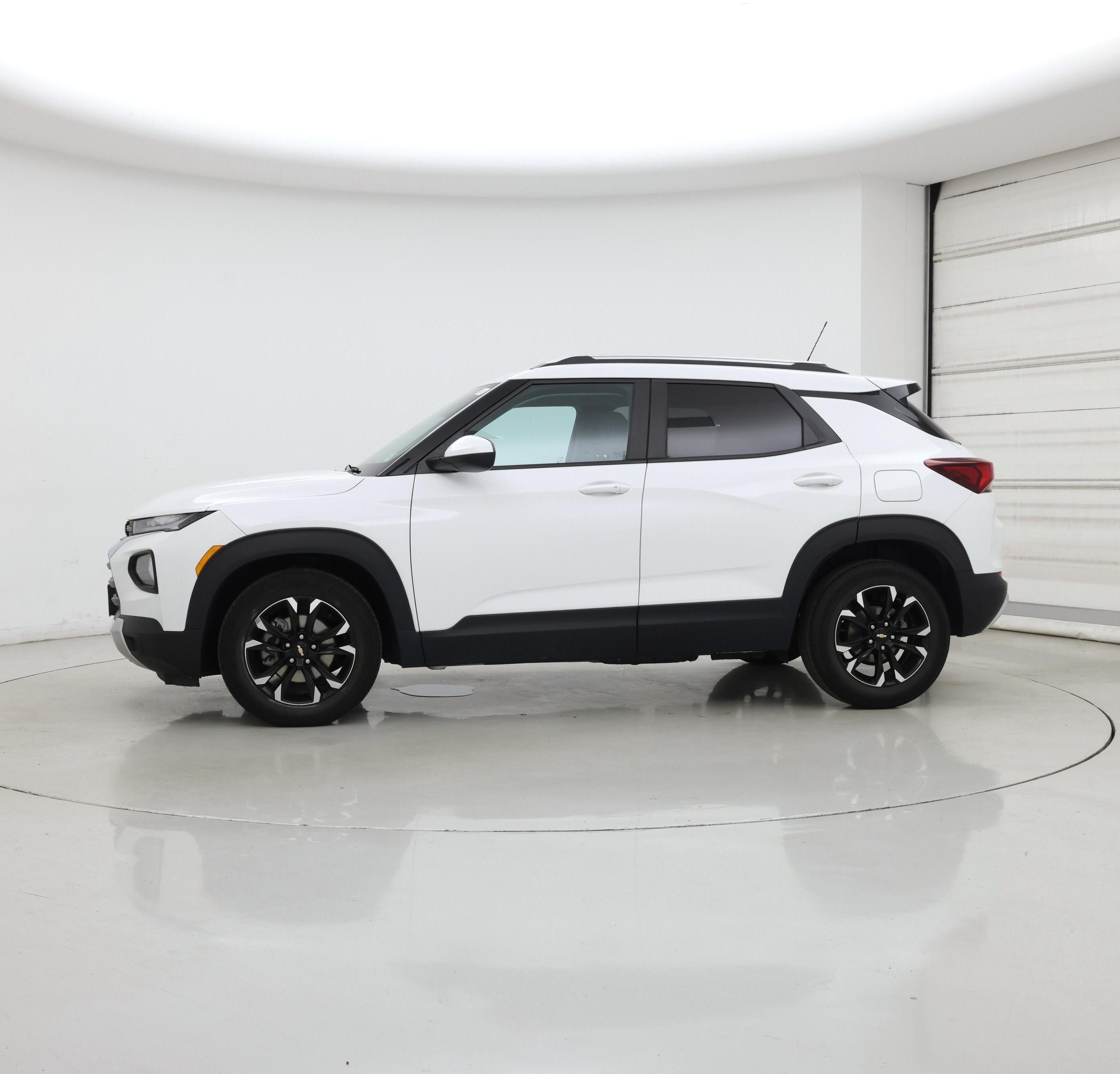 Thumbnail: 2023 Chevrolet TrailBlazer - 3