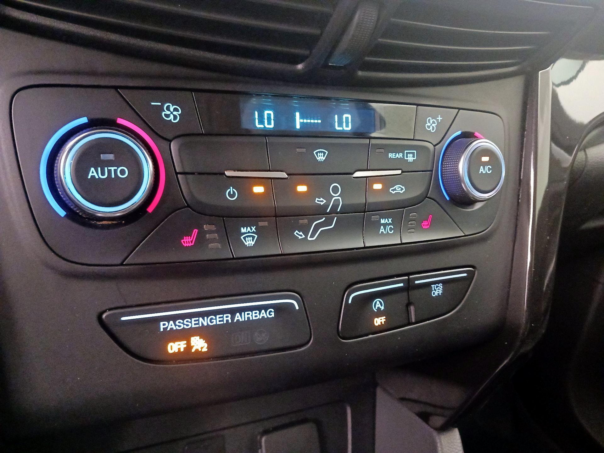 Thumbnail: 2017 Ford Escape - 17