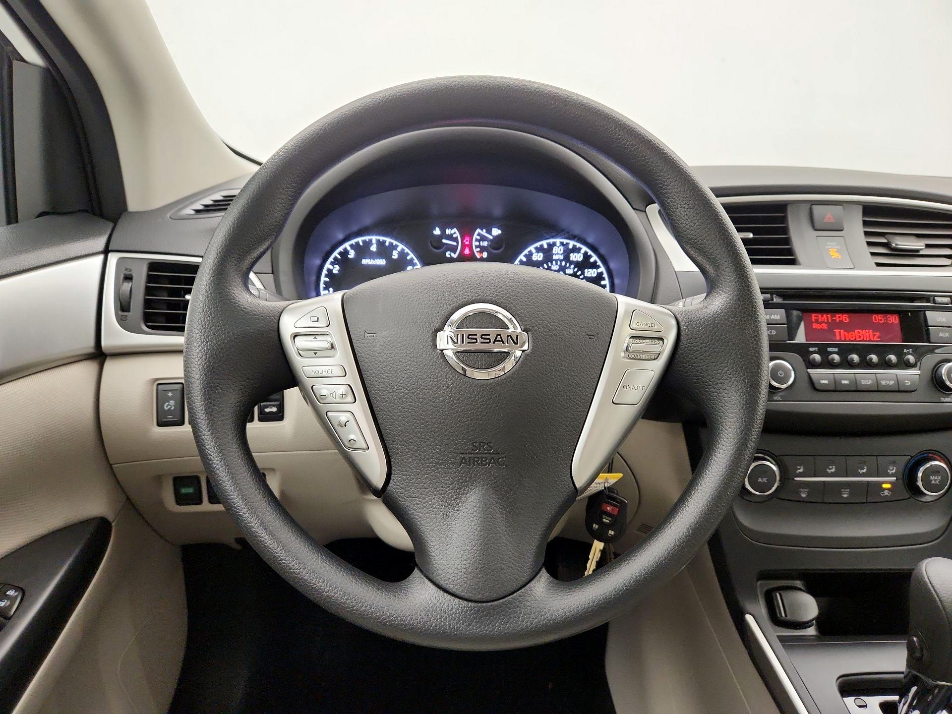 Thumbnail: 2017 Nissan Sentra - 10