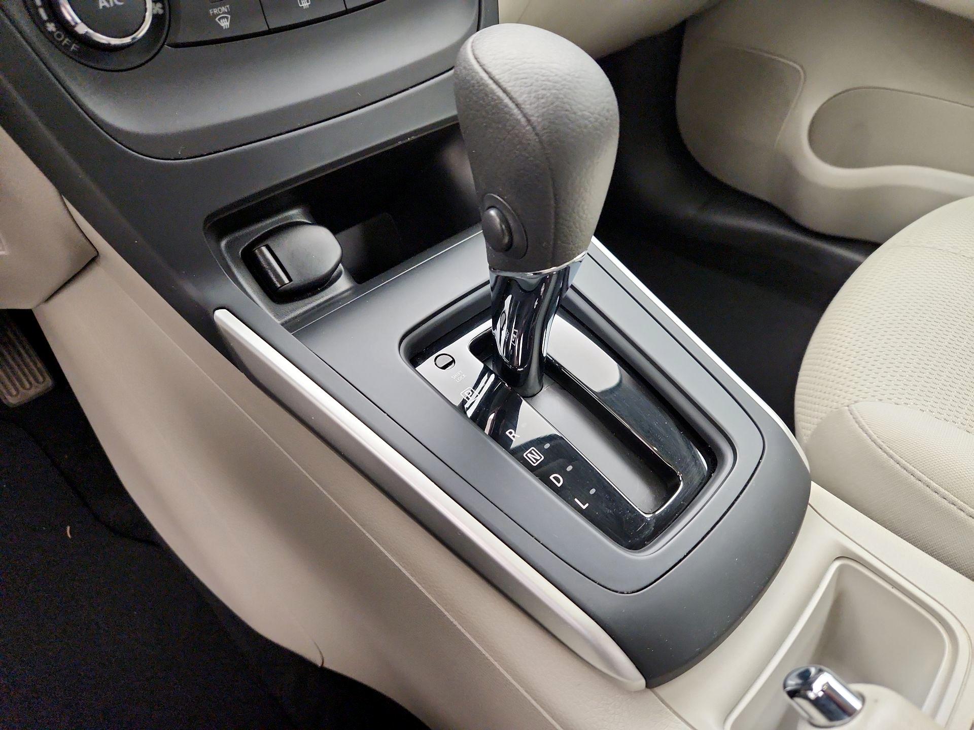Thumbnail: 2017 Nissan Sentra - 16