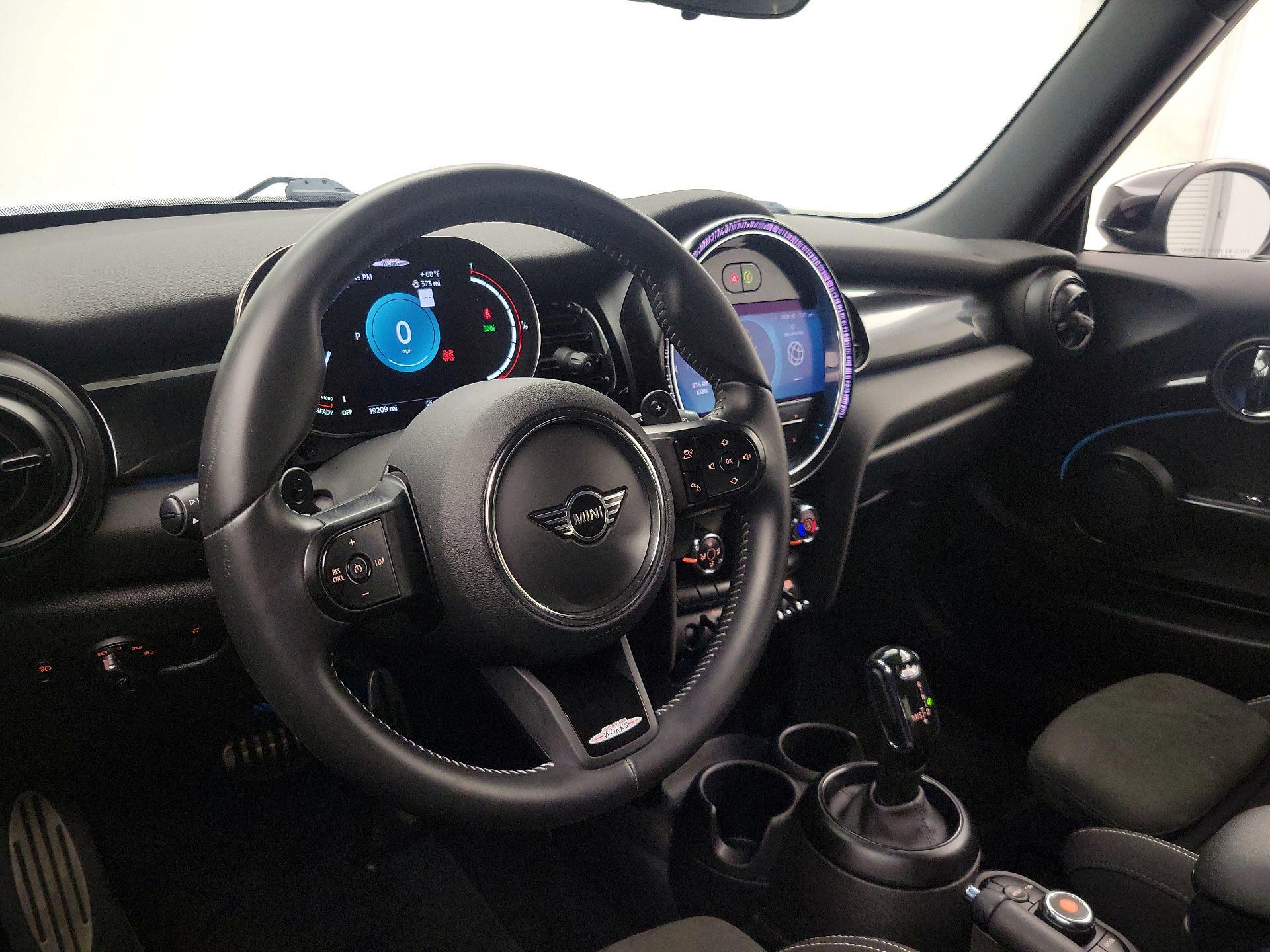 Thumbnail: 2022 MINI Cooper Hardtop - 9