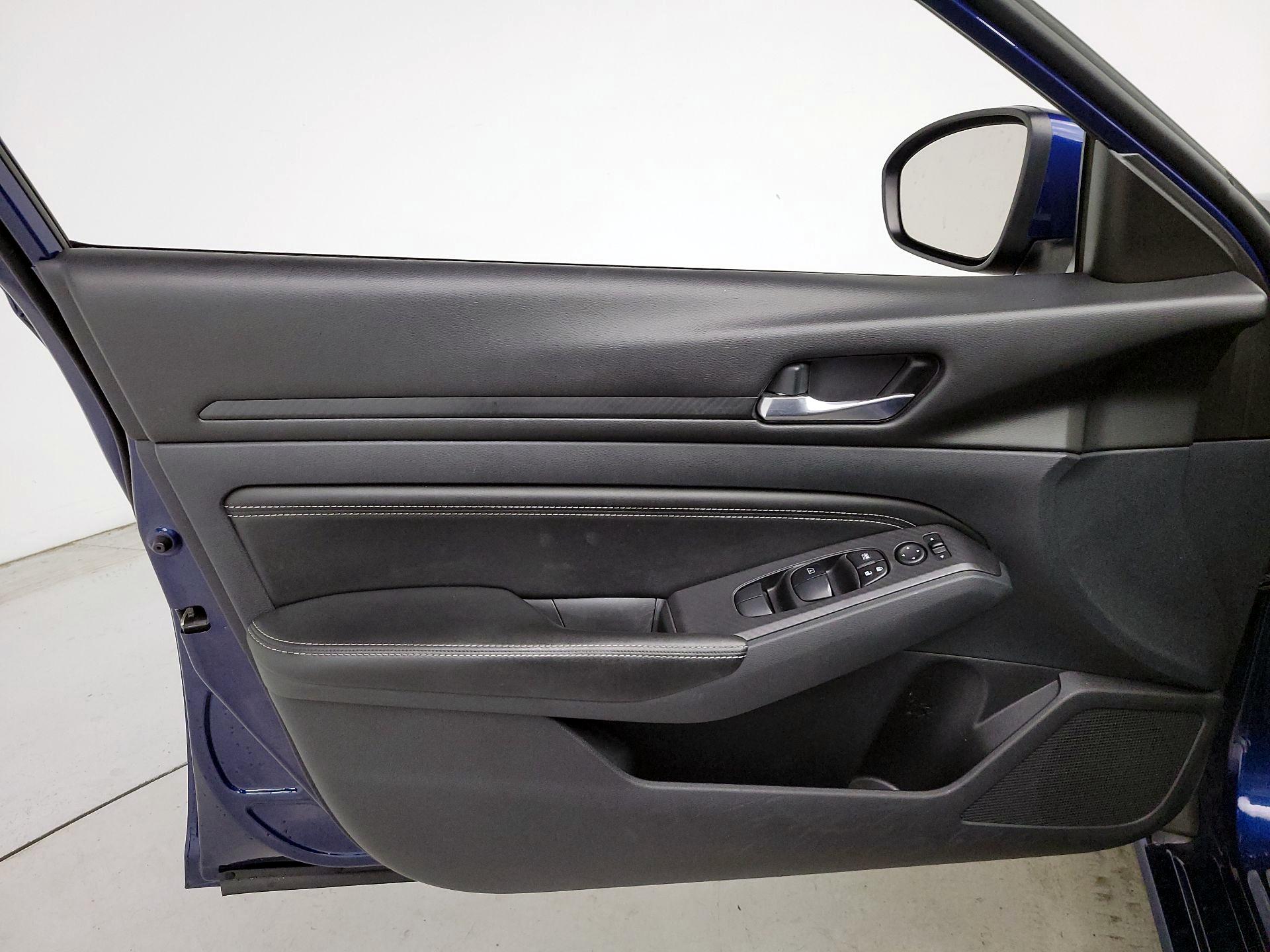 Thumbnail: 2019 Nissan Altima - 12