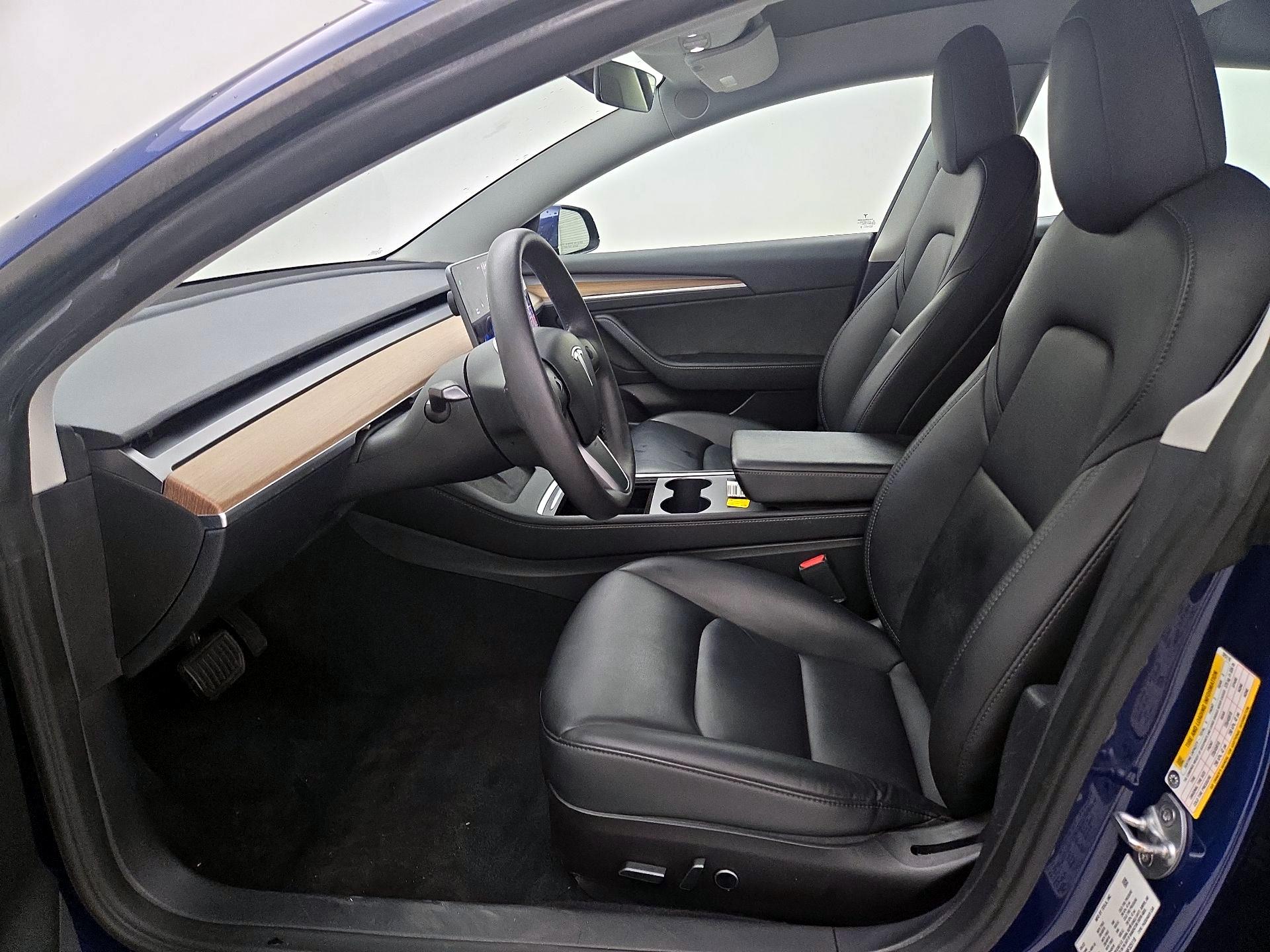 Thumbnail: 2022 Tesla Model 3 - 11