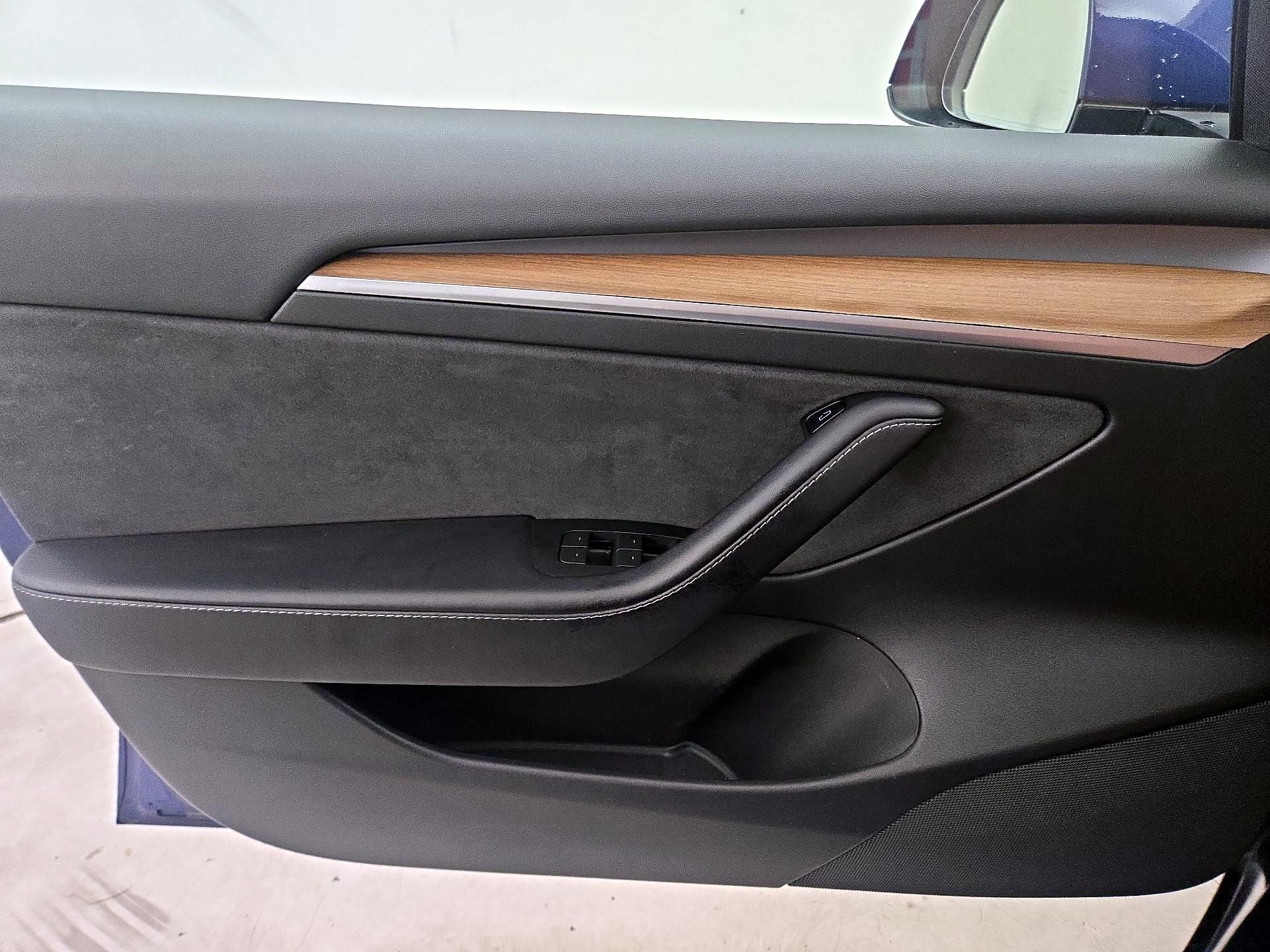Thumbnail: 2022 Tesla Model 3 - 12