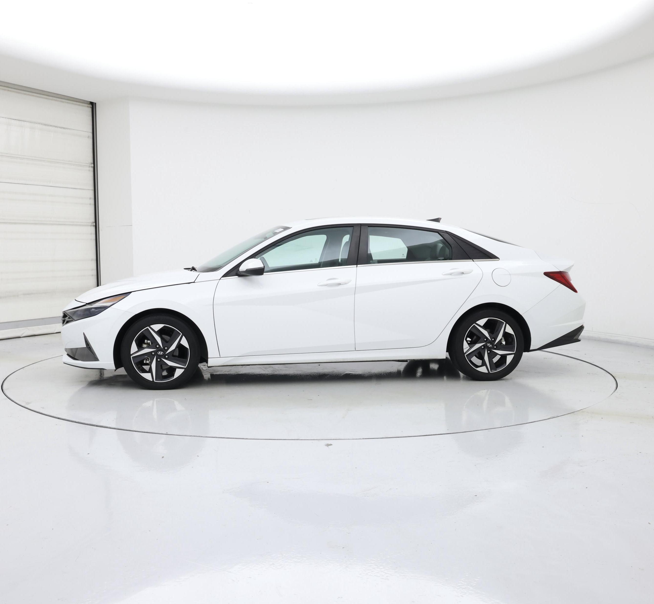 Thumbnail: 2023 Hyundai Elantra - 3