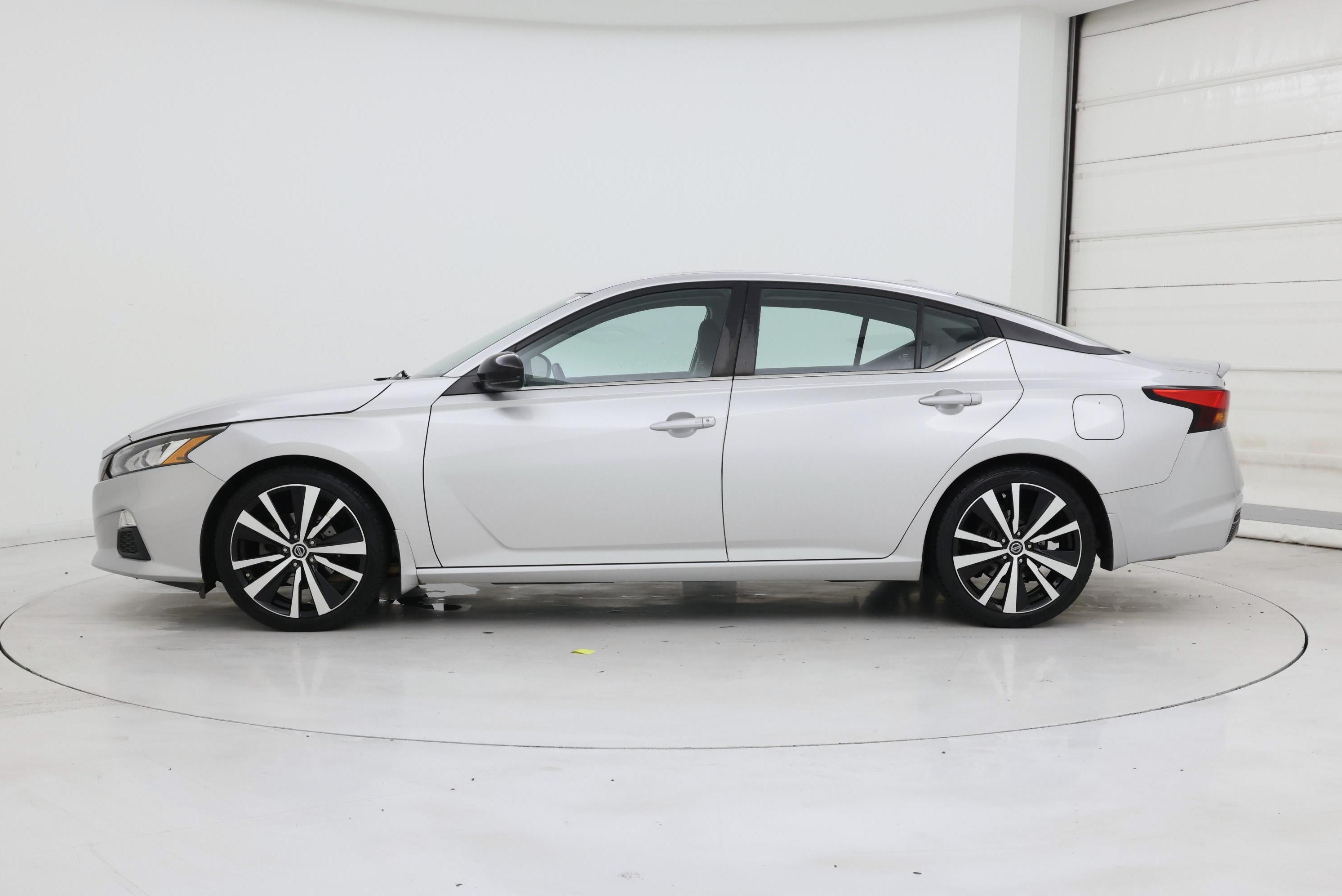 Thumbnail: 2020 Nissan Altima - 3