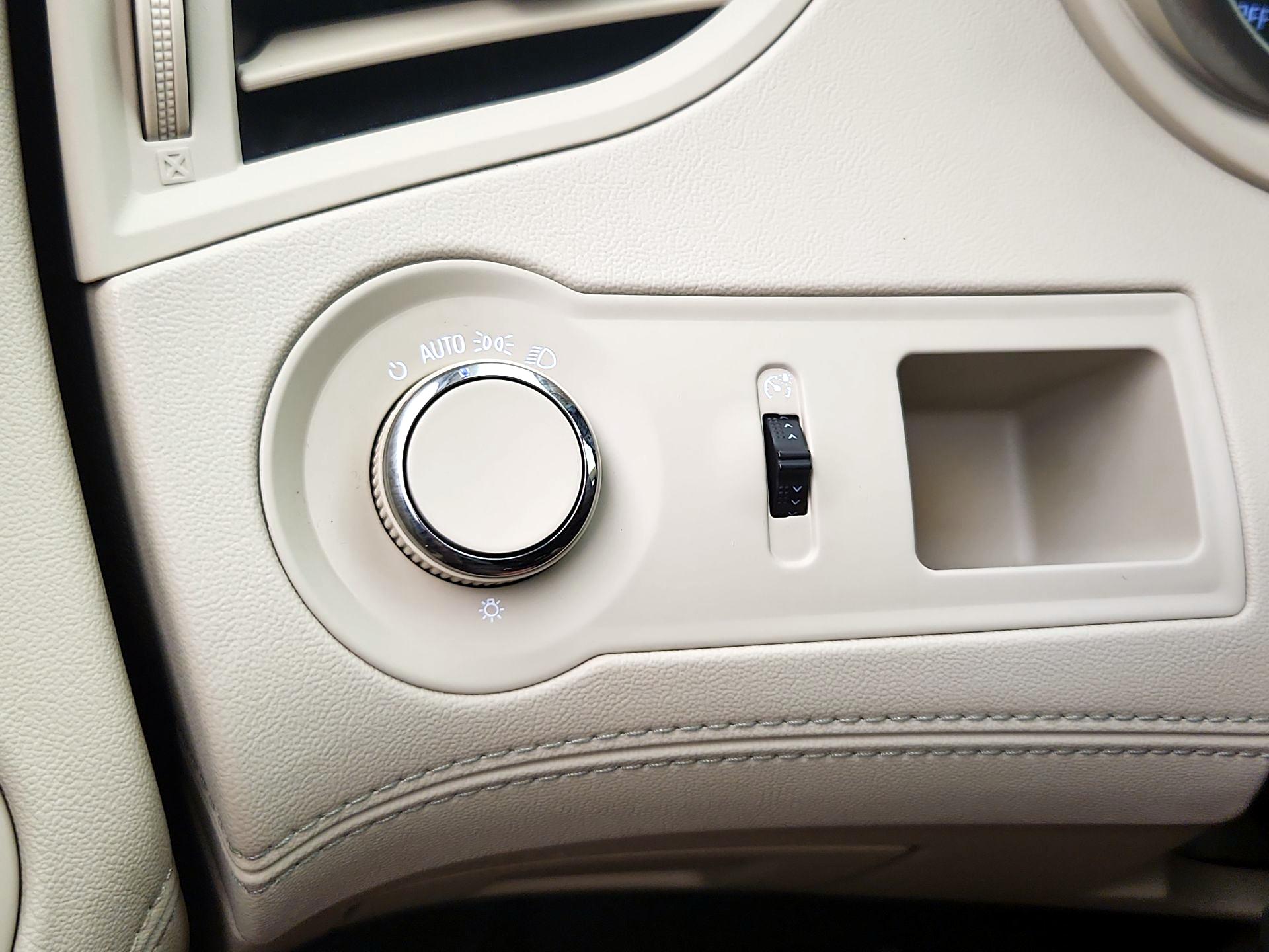 Thumbnail: 2015 Buick LaCrosse - 13