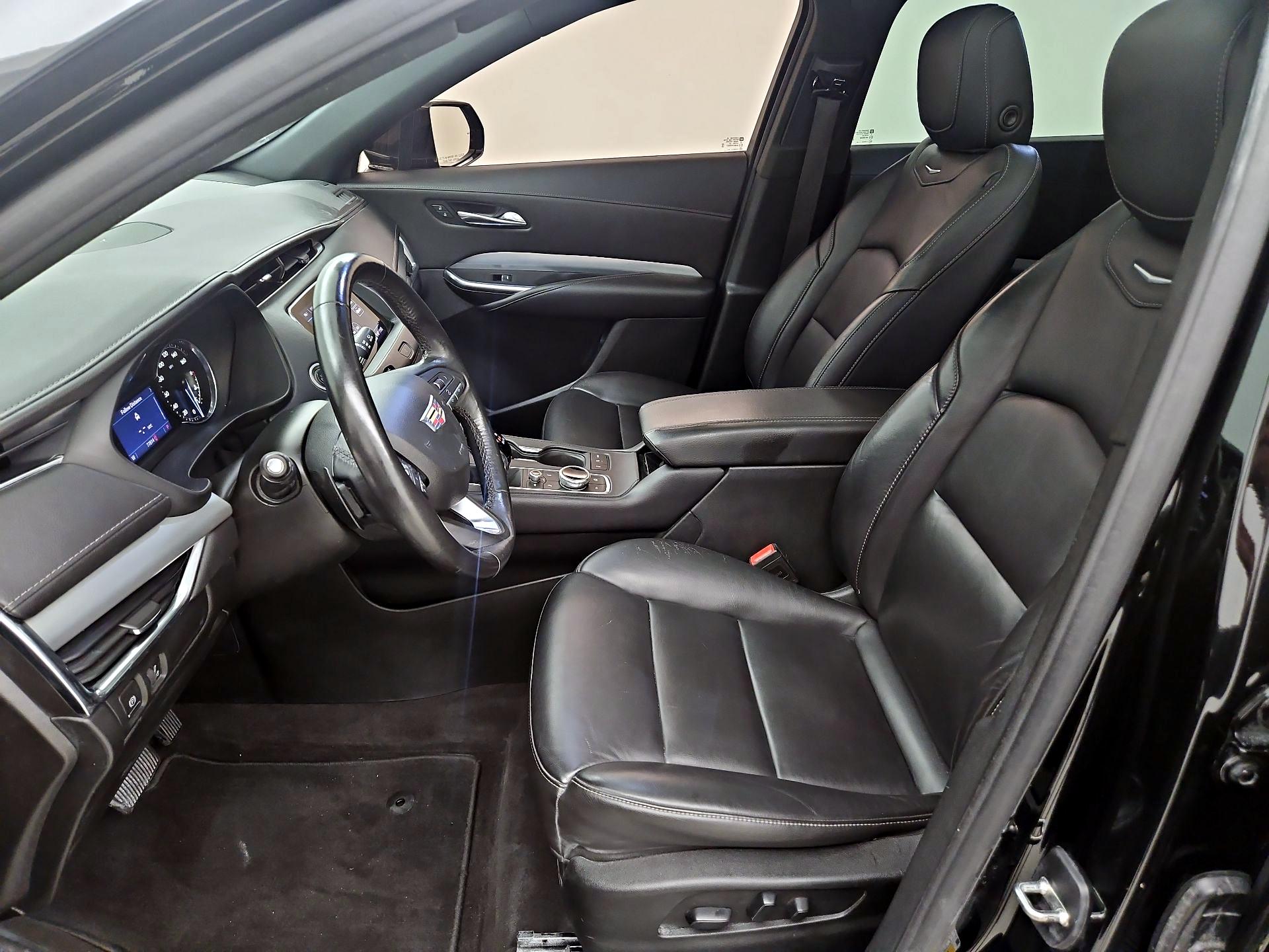 Thumbnail: 2020 Cadillac XT4 - 11