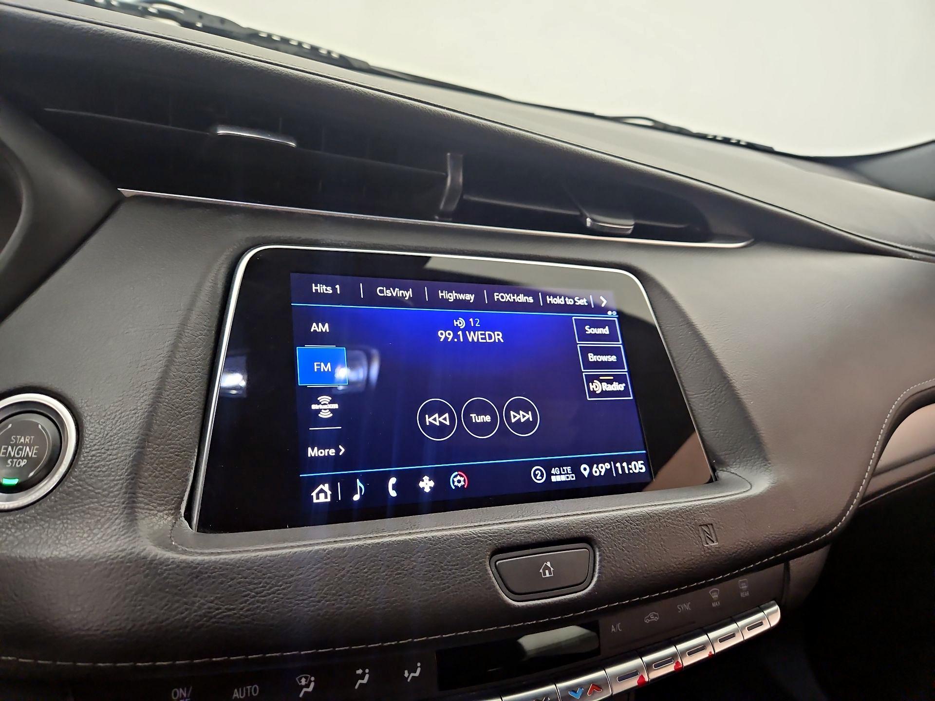 Thumbnail: 2020 Cadillac XT4 - 15