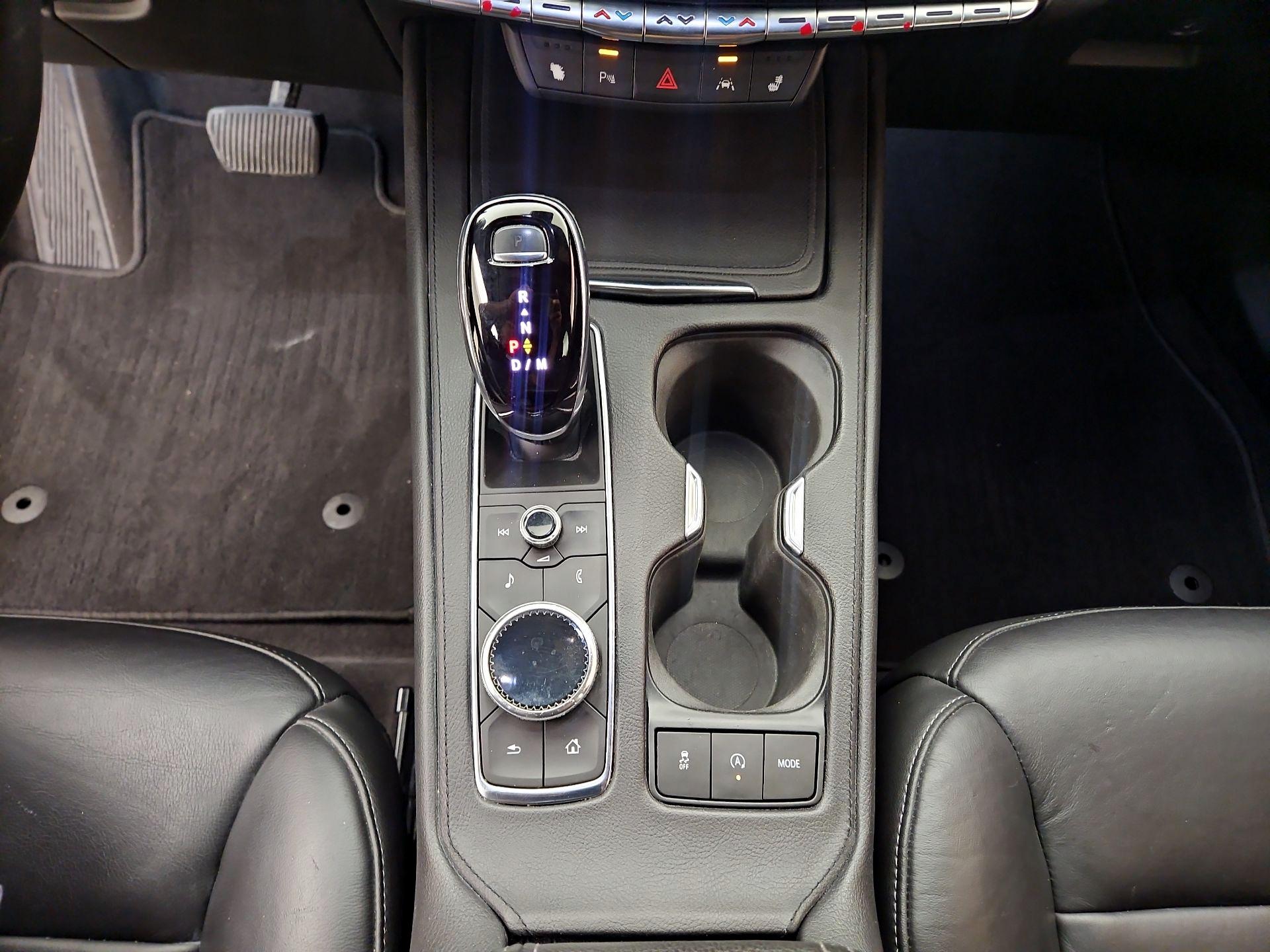 Thumbnail: 2020 Cadillac XT4 - 17