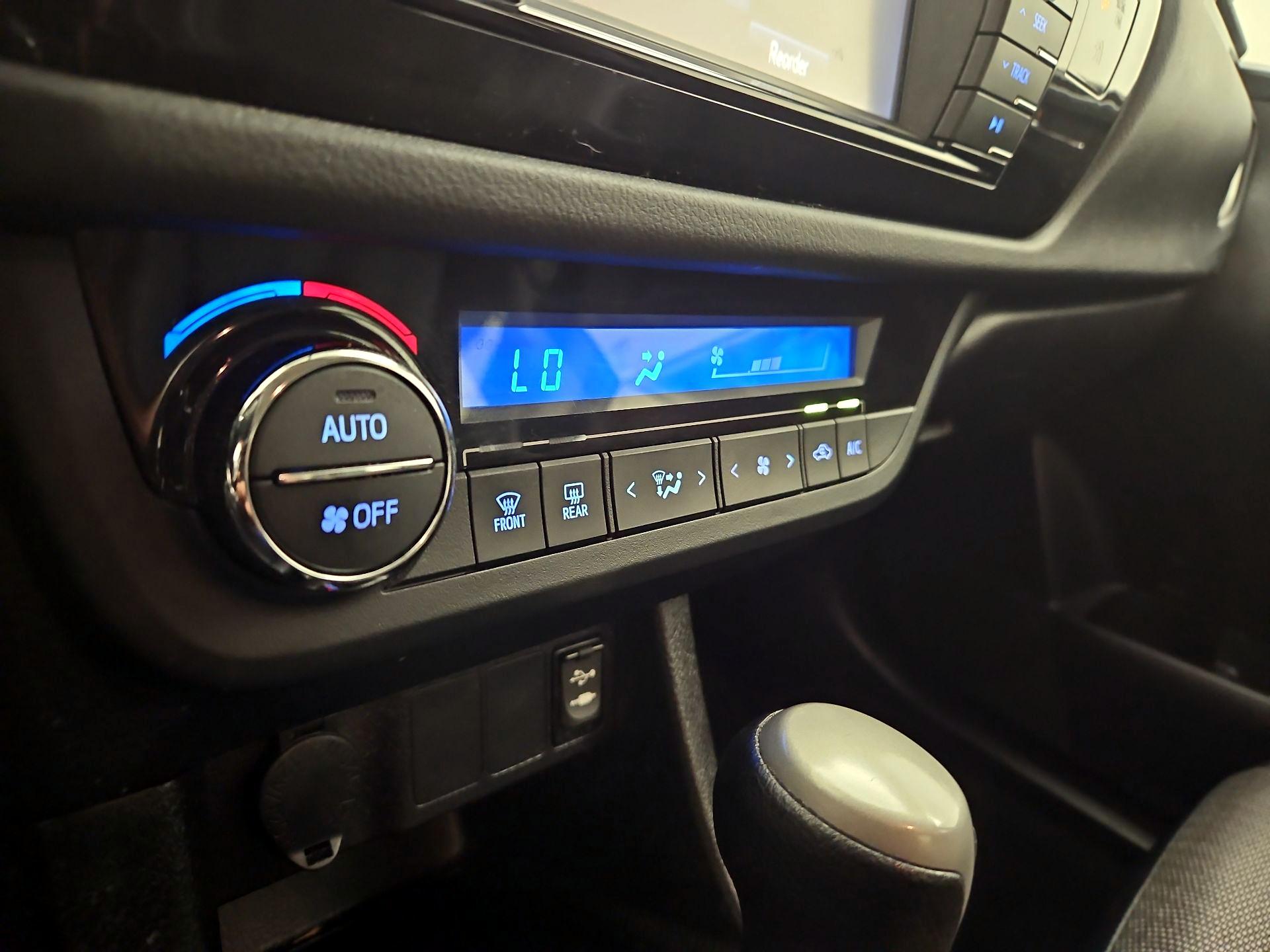 Thumbnail: 2016 Toyota Corolla - 15