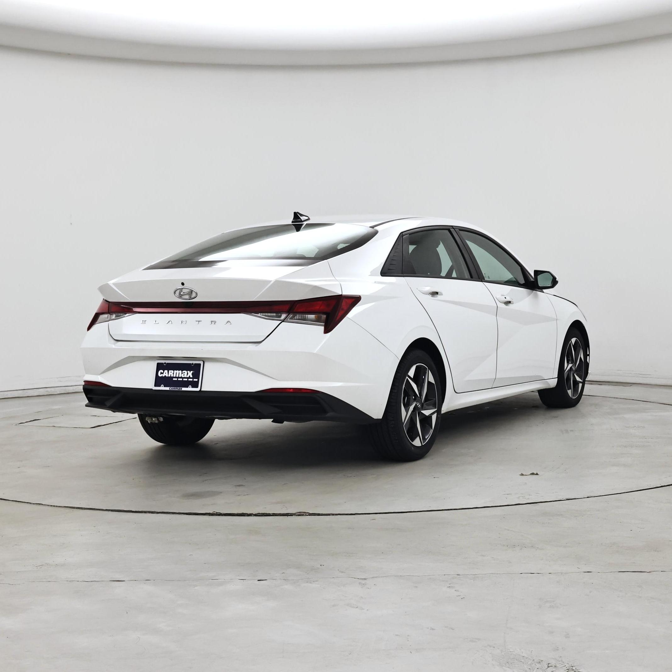 Thumbnail: 2023 Hyundai Elantra - 8