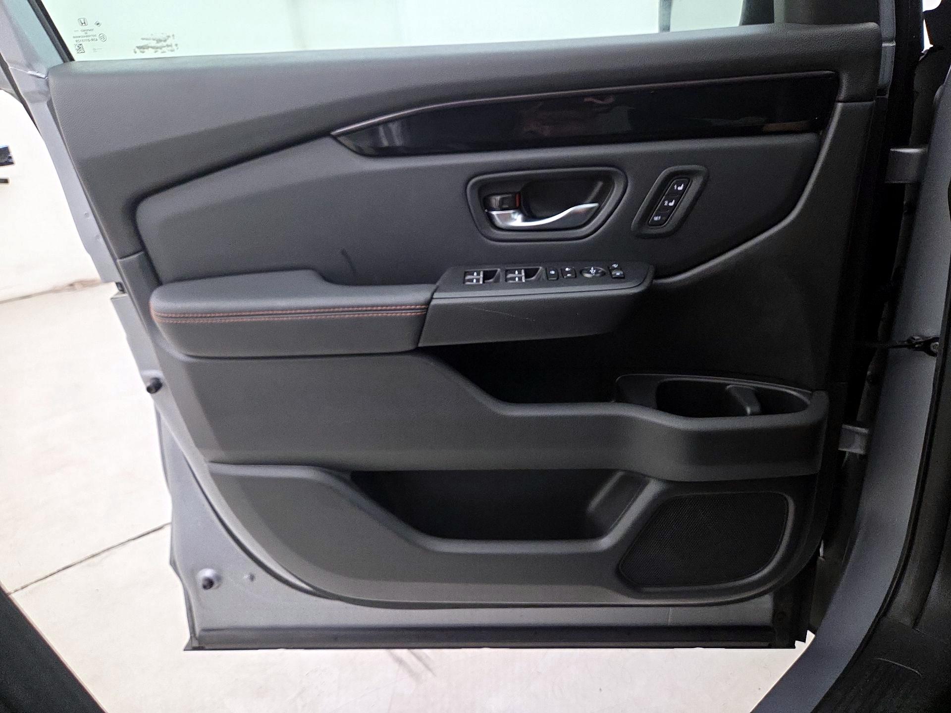 Thumbnail: 2023 Honda Pilot - 12