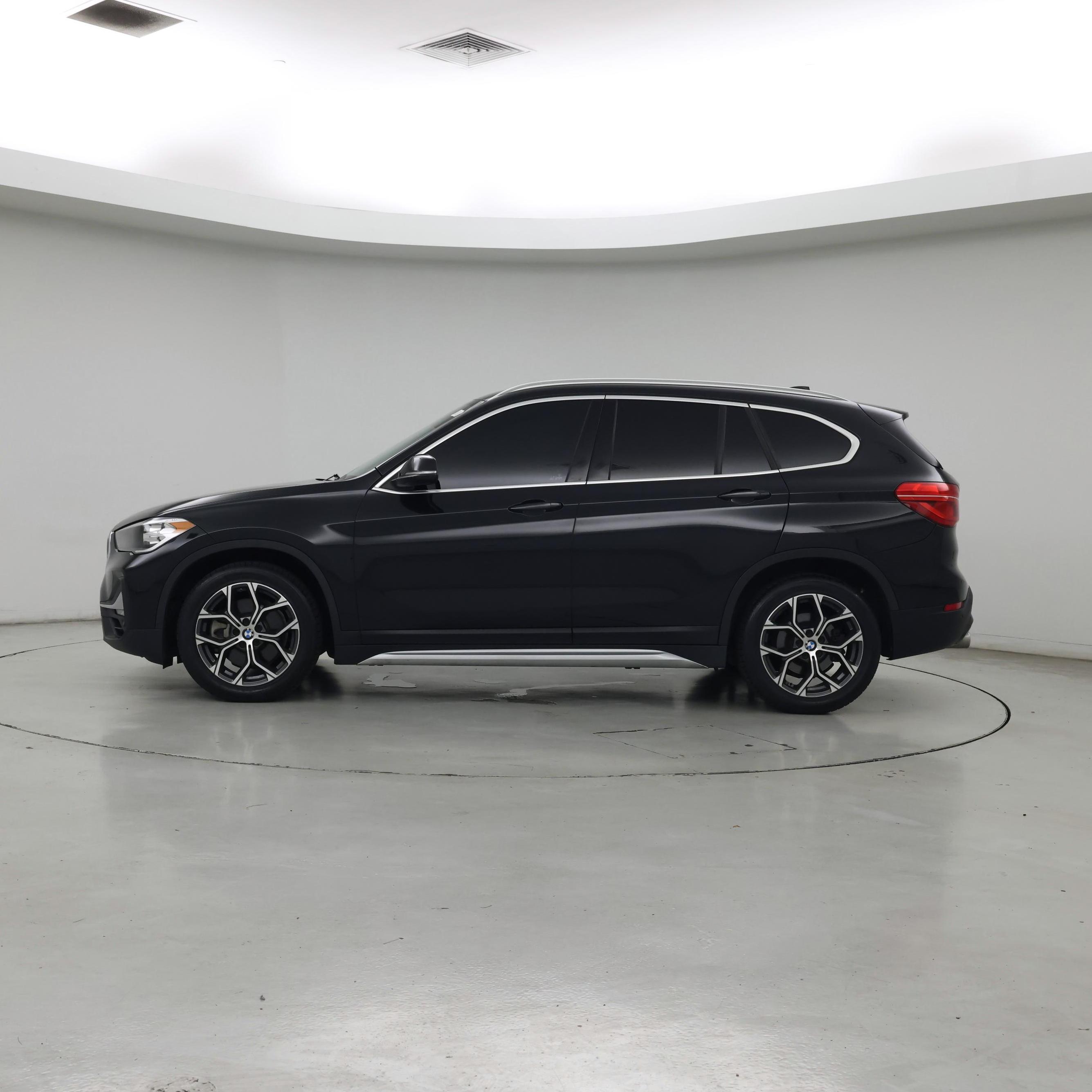 Thumbnail: 2020 BMW X1 - 3