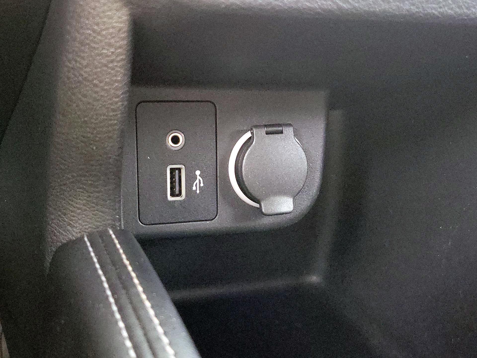 Thumbnail: 2019 Nissan Kicks - 18