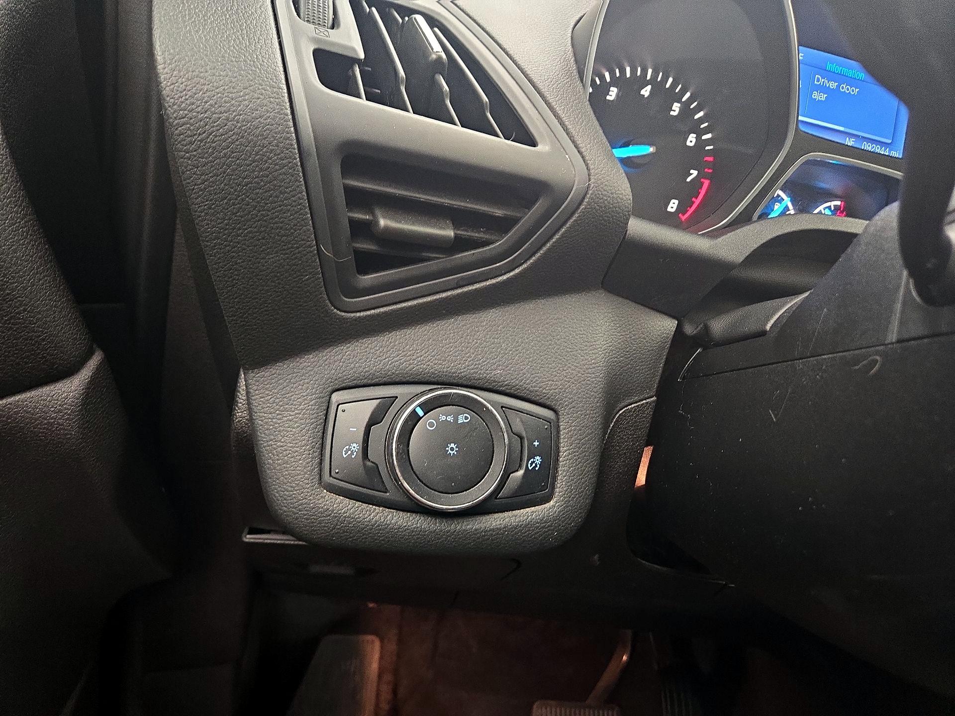 Thumbnail: 2015 Ford Escape - 13