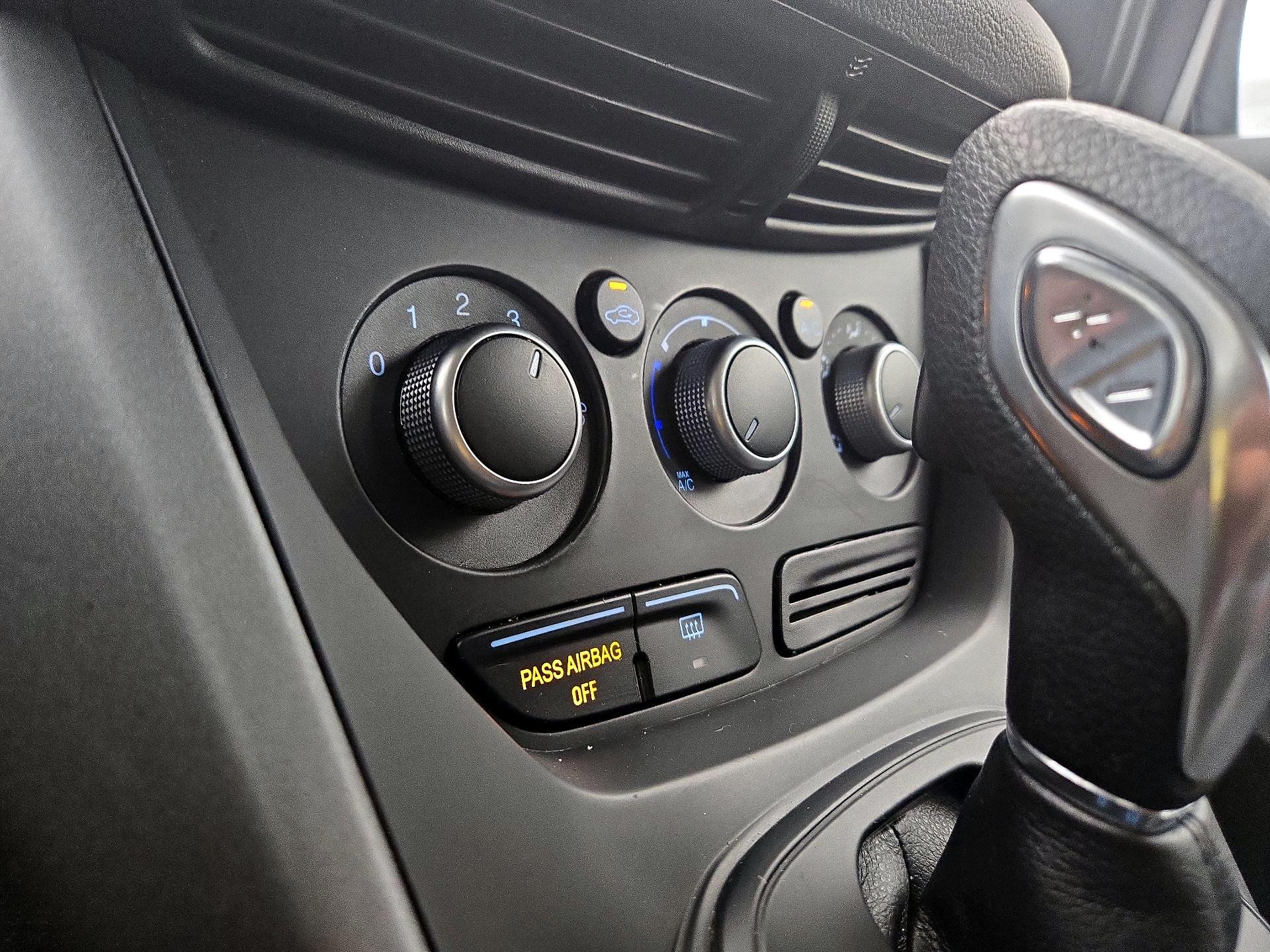 Thumbnail: 2015 Ford Escape - 16