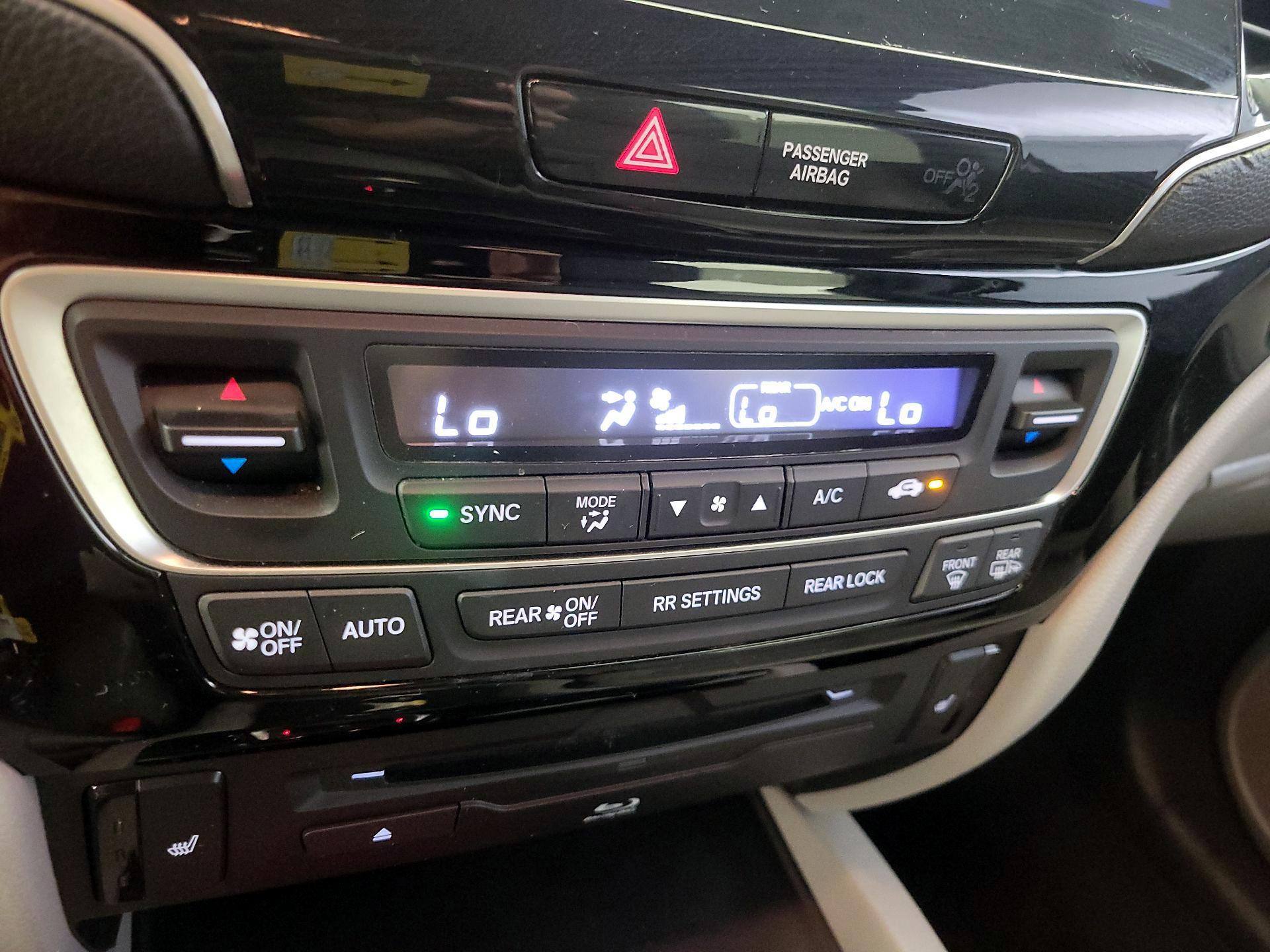 Thumbnail: 2020 Honda Pilot - 17