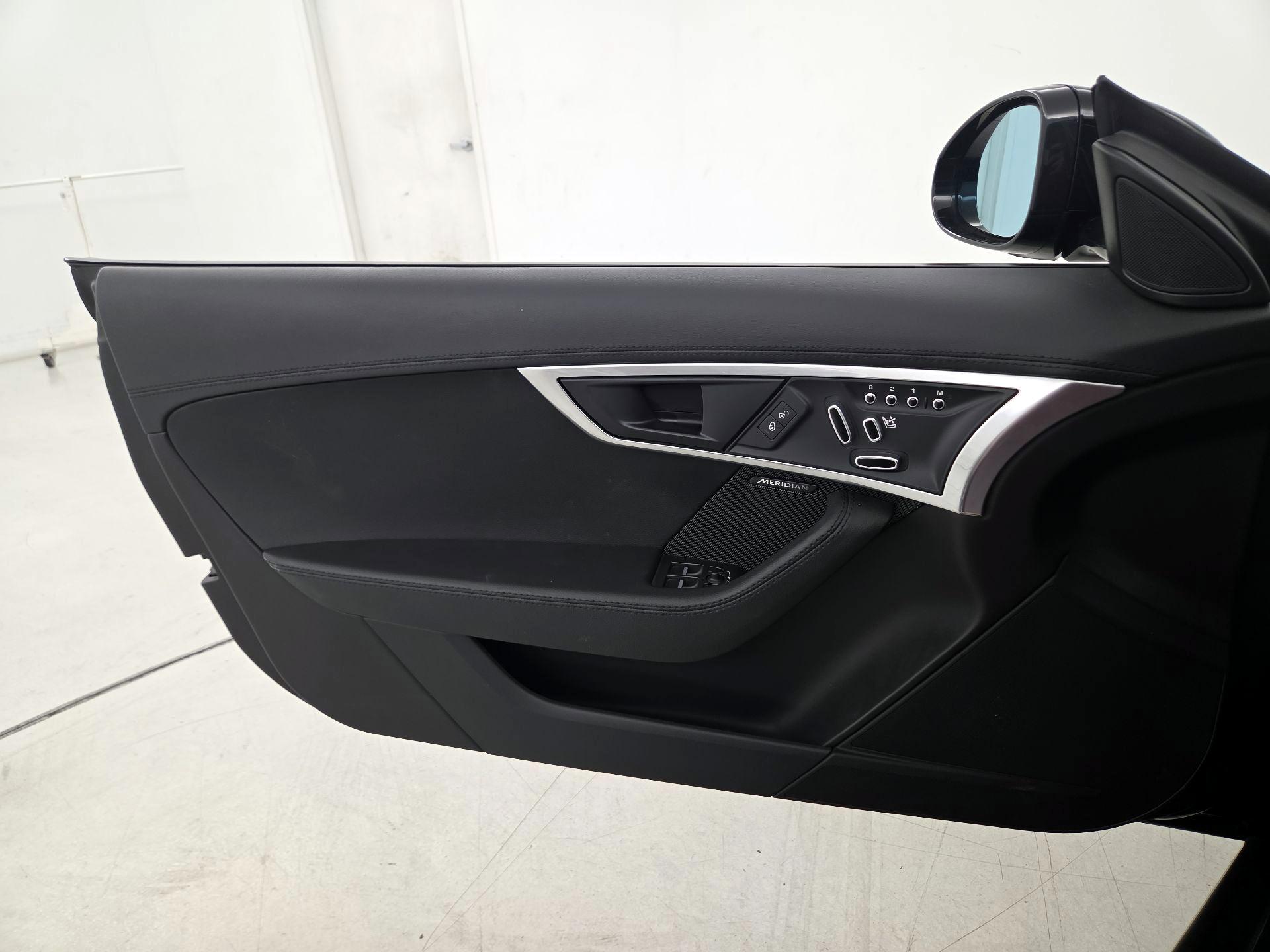 Thumbnail: 2018 Jaguar F-Type - 12