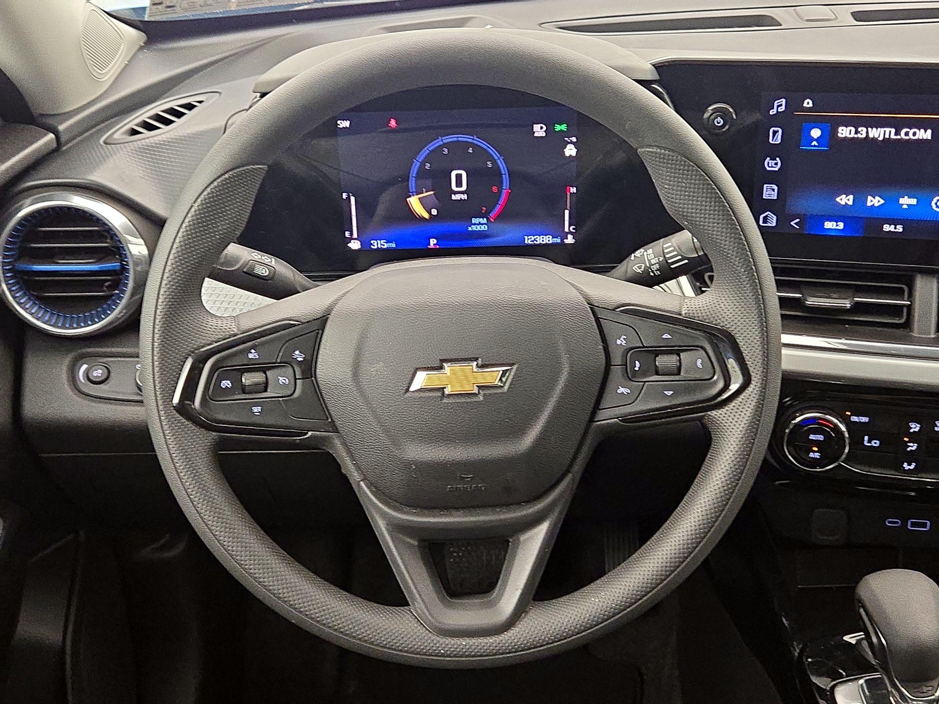 Thumbnail: 2025 Chevrolet Trax - 10