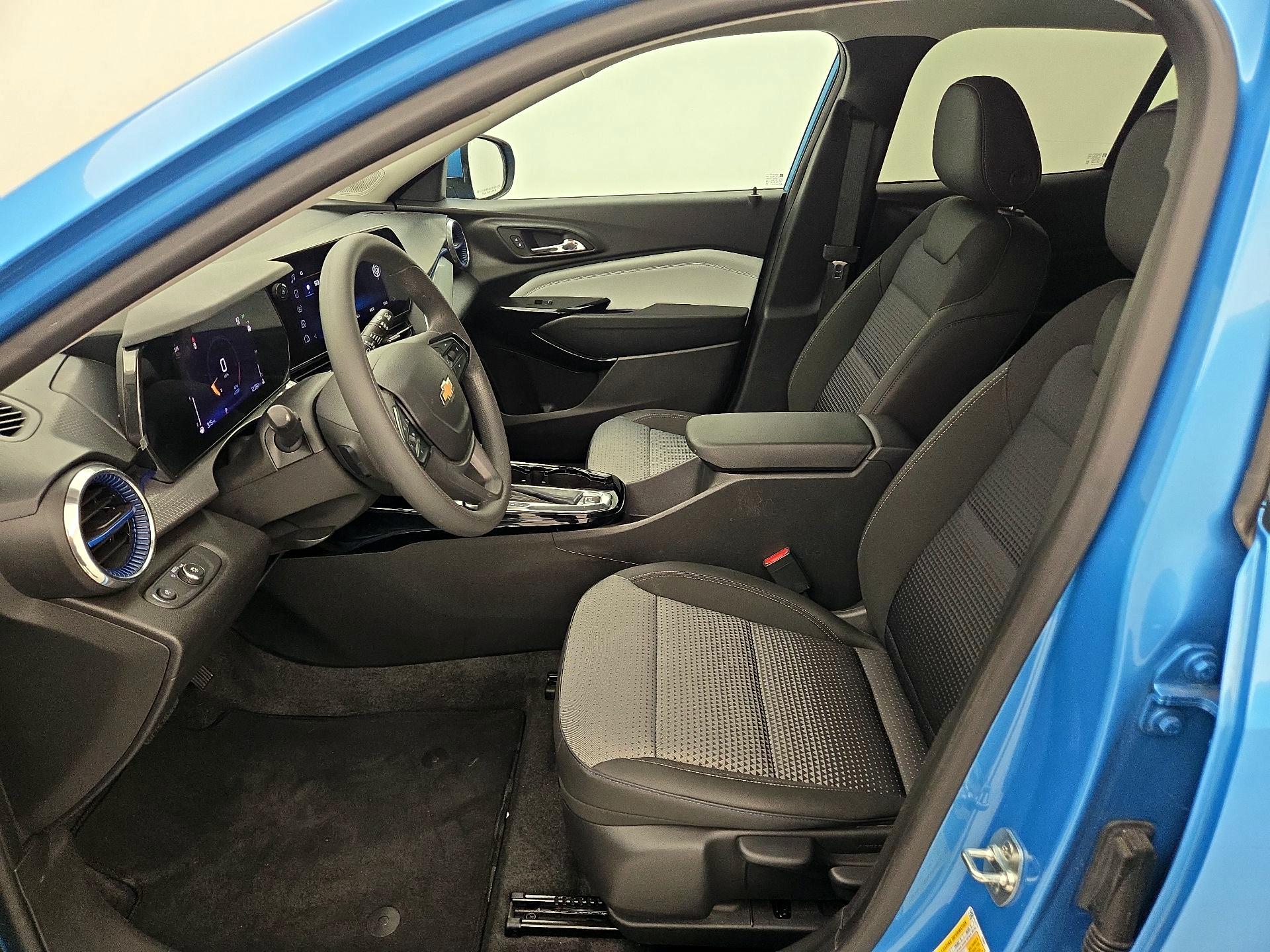 Thumbnail: 2025 Chevrolet Trax - 11