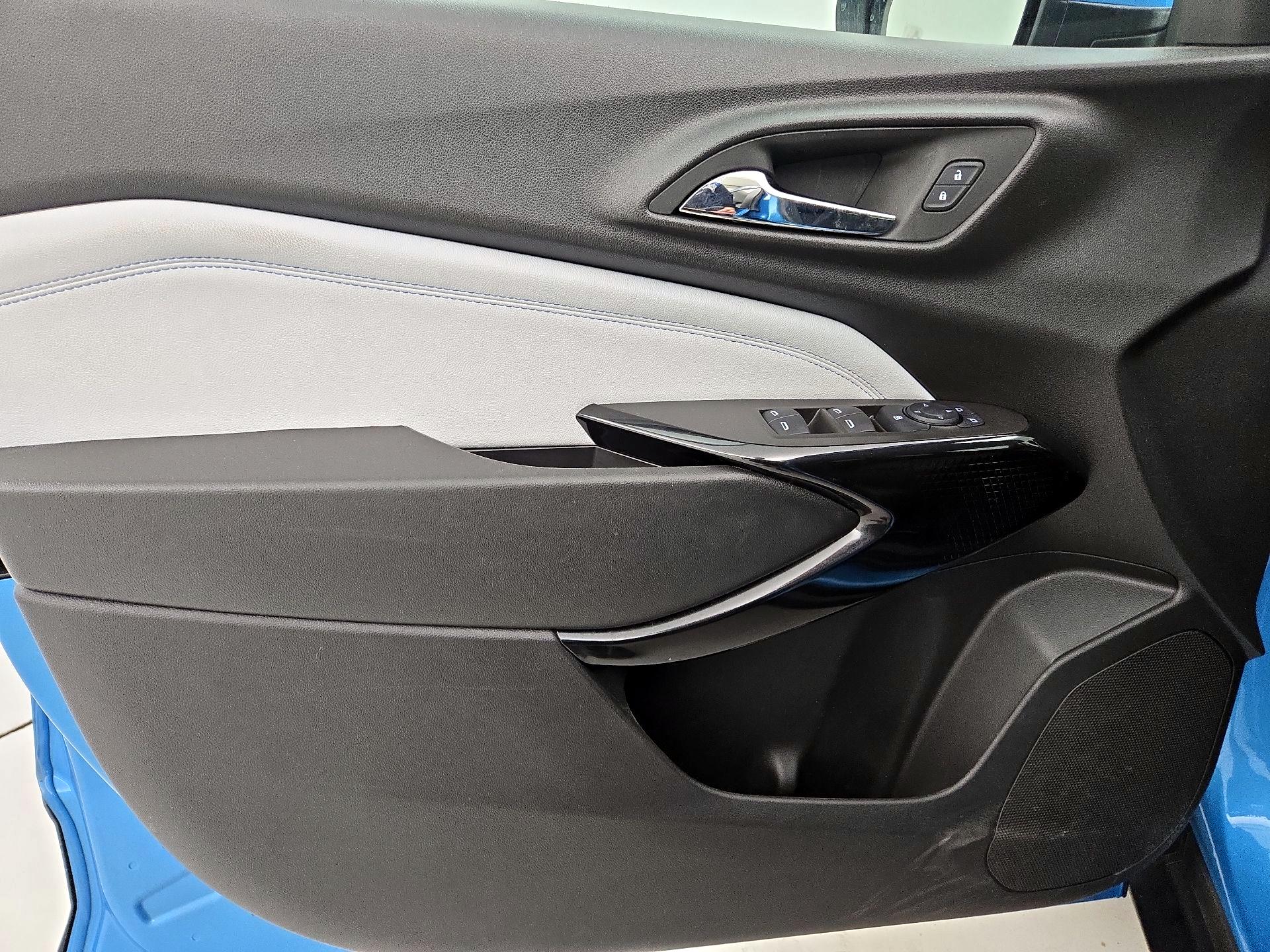 Thumbnail: 2025 Chevrolet Trax - 12