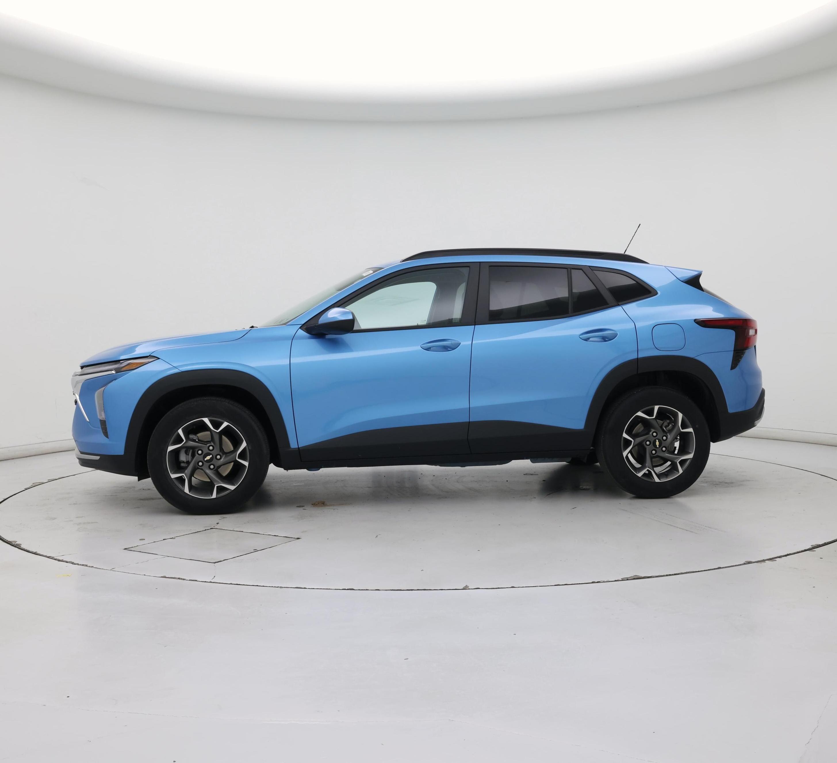 Thumbnail: 2025 Chevrolet Trax - 3